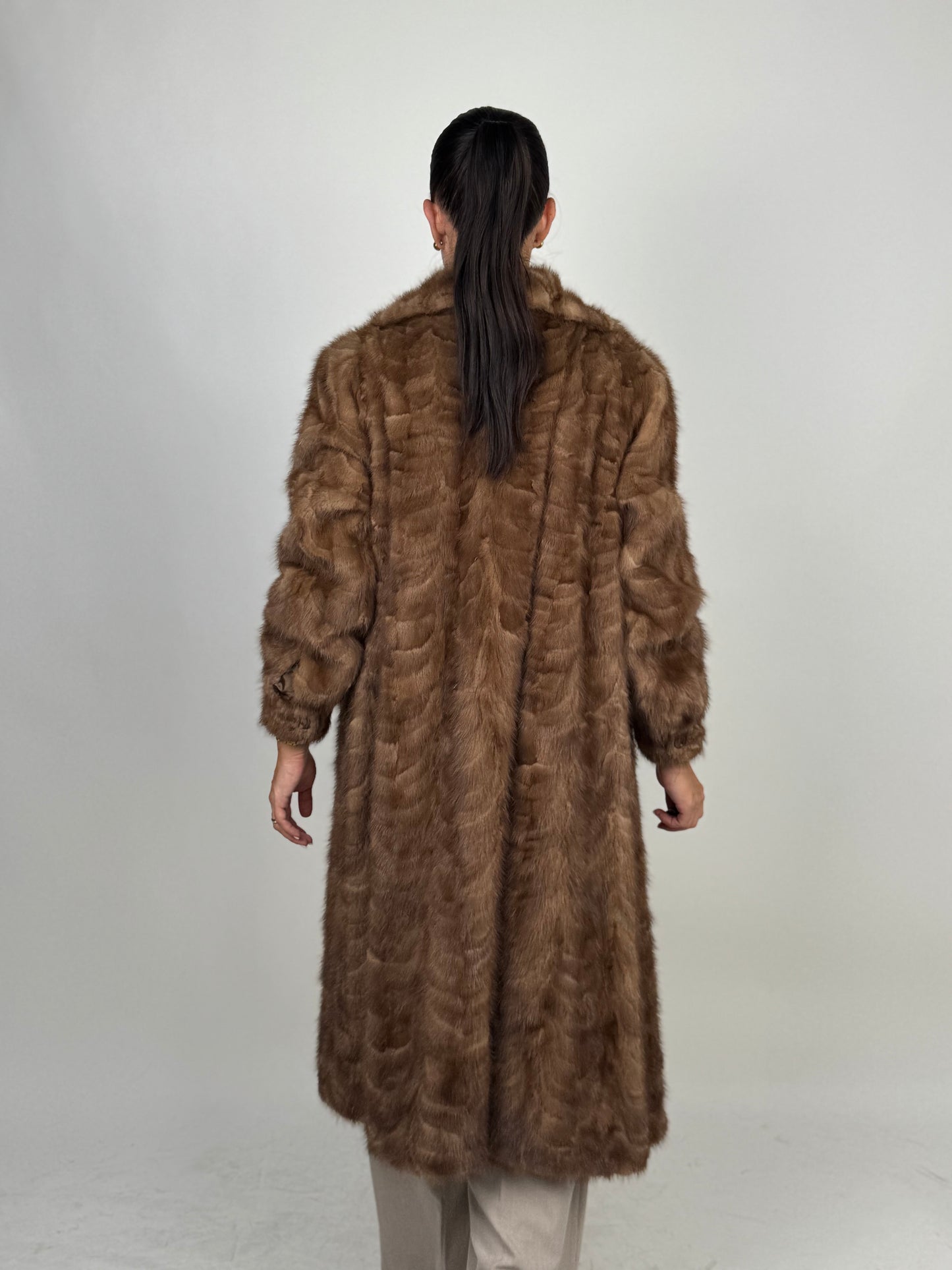 Cappotto in visone N687