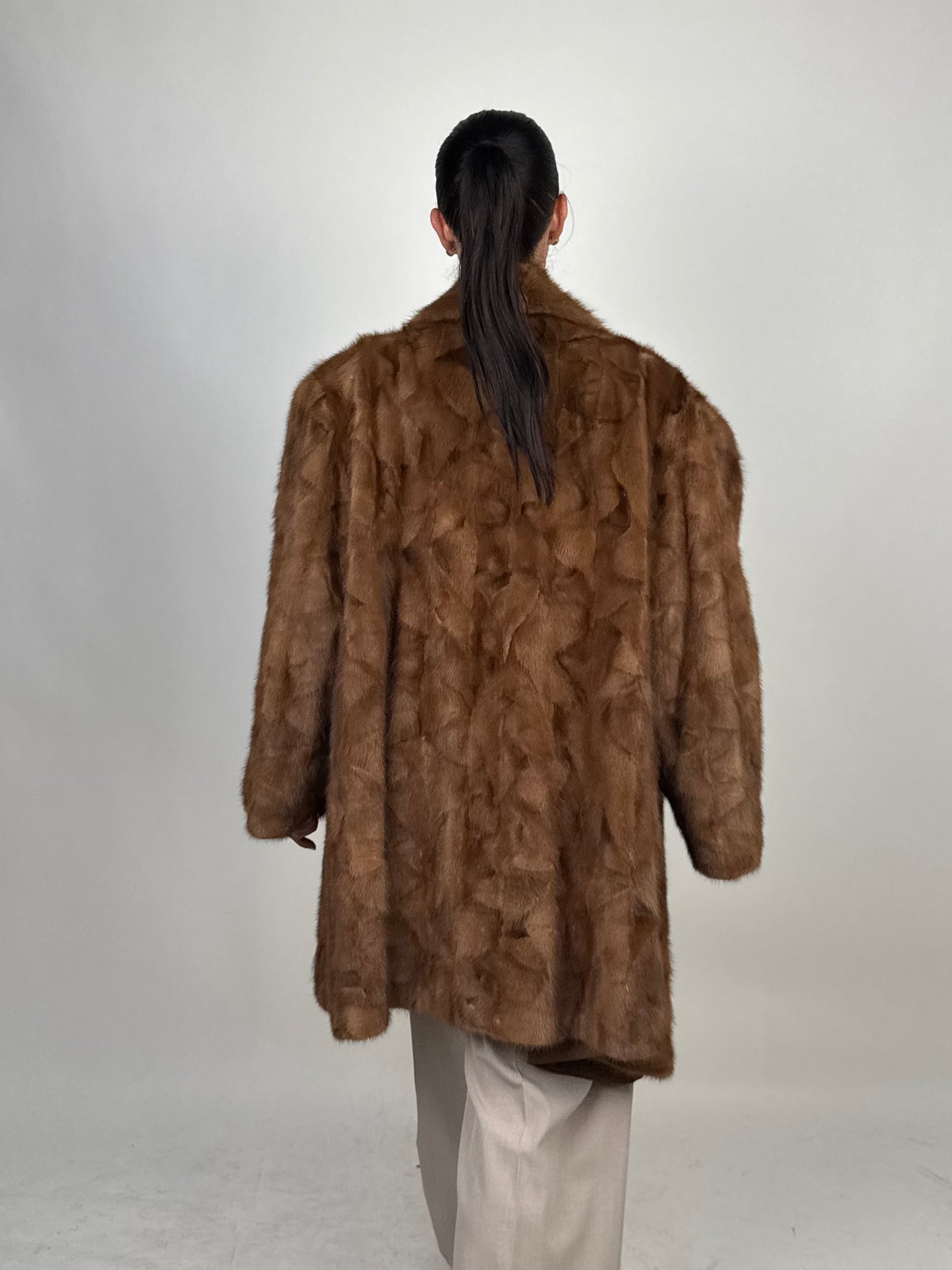 Cappotto in visone N693