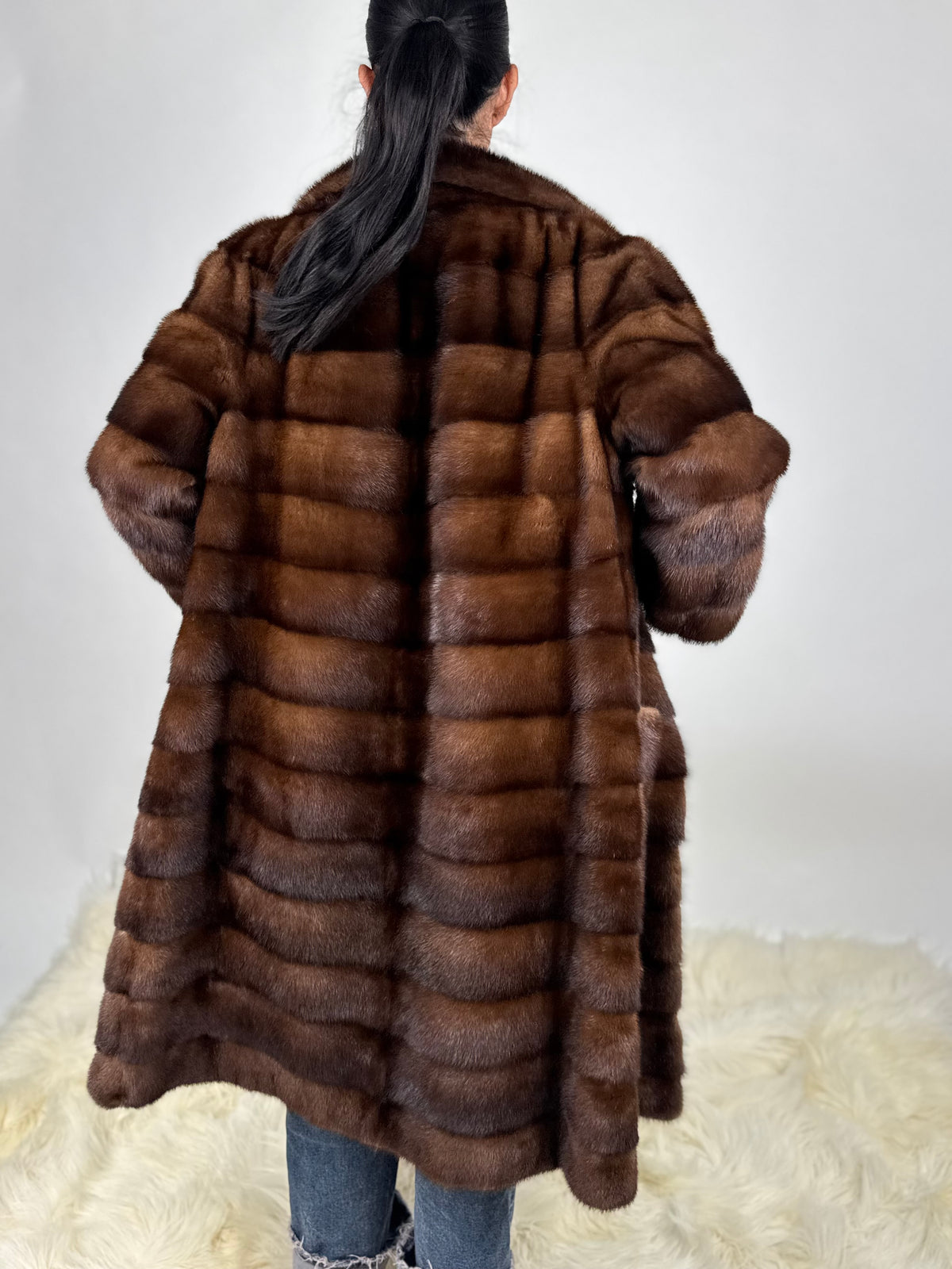 Cappotto in visone N742