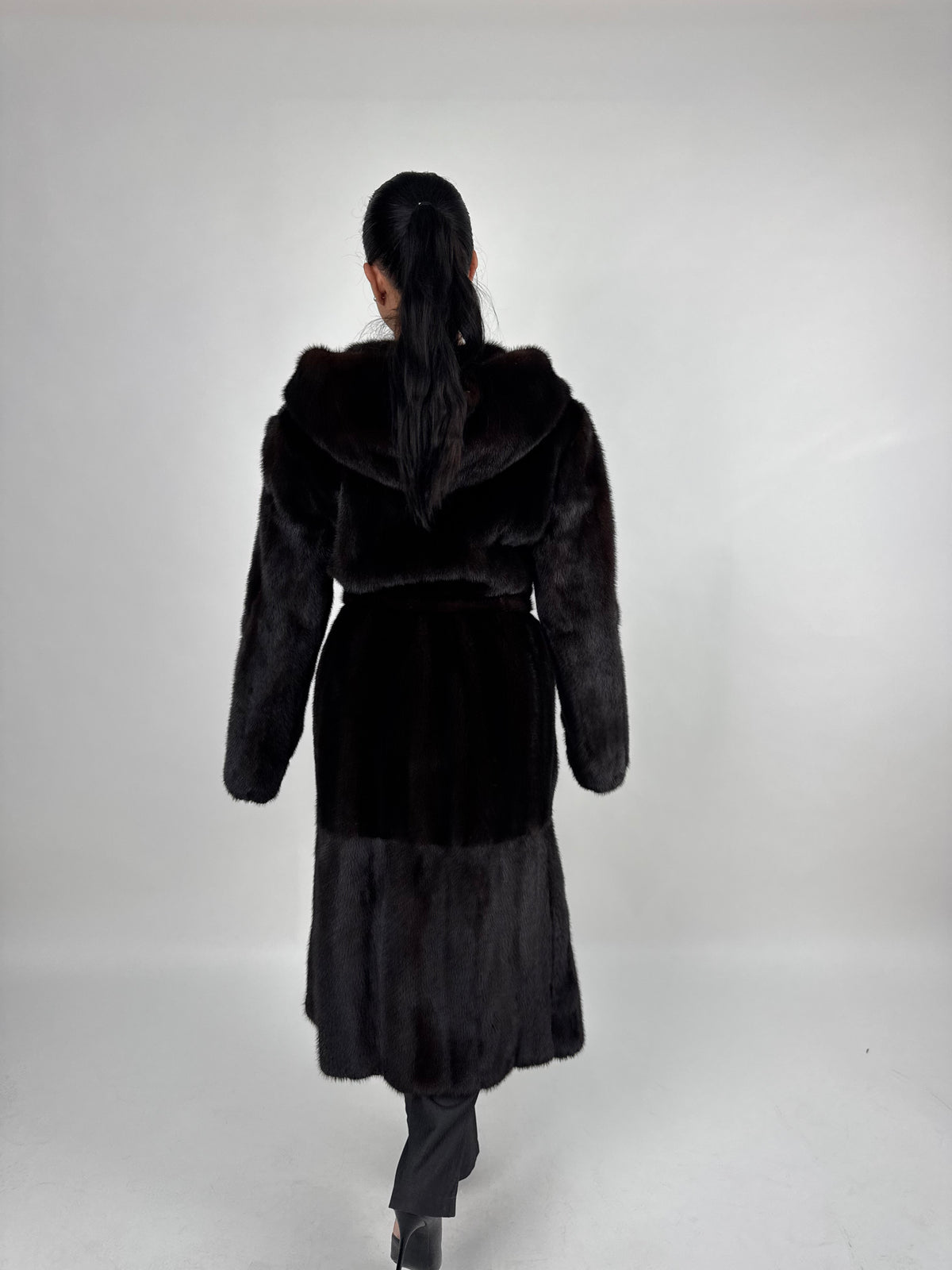 Cappotto in visone N673