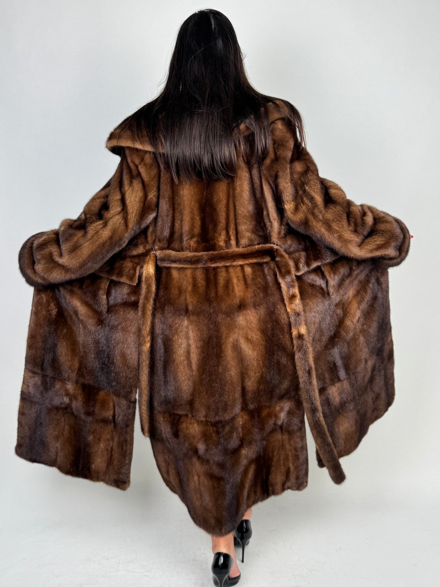 Cappotto in visone N676