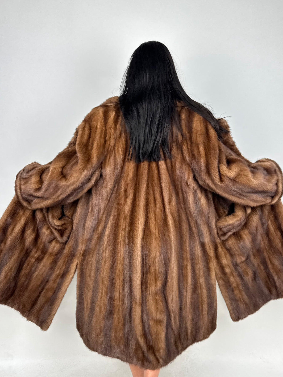 Cappotto in visone N722