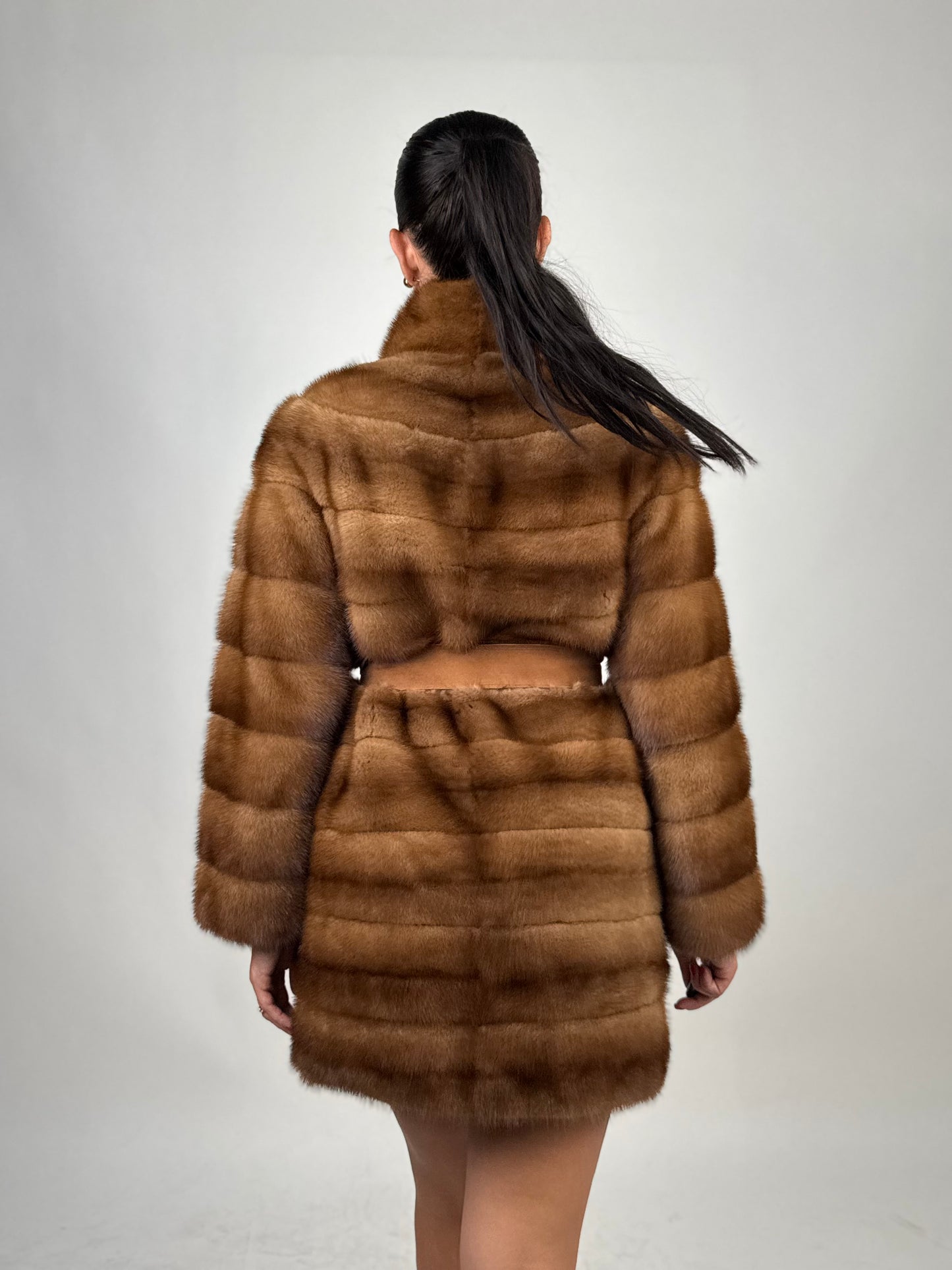 Cappotto in visone N679