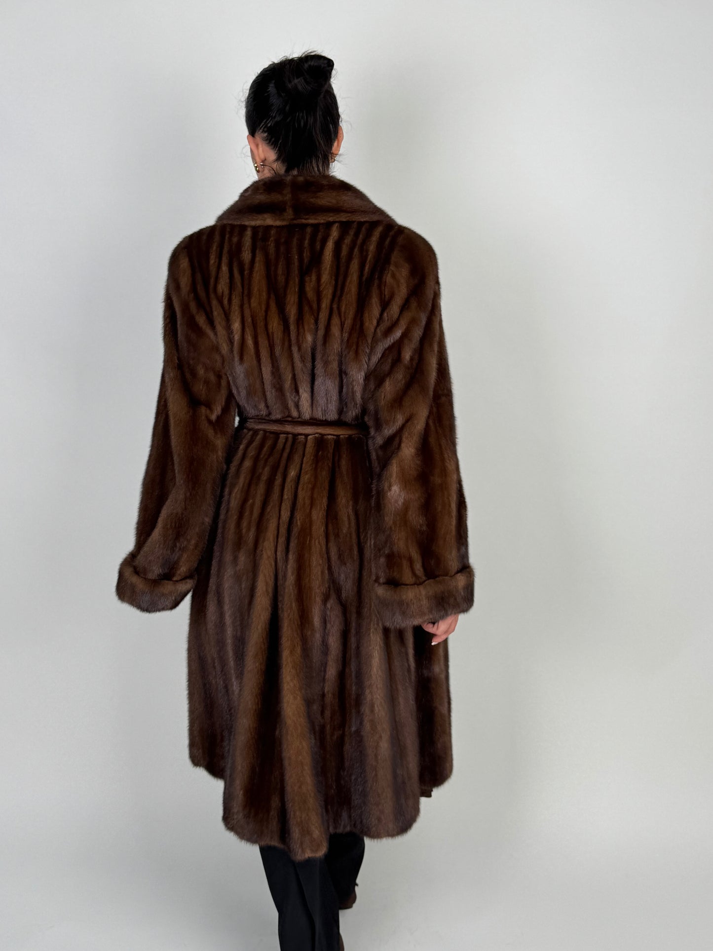 Cappotto in visone N656
