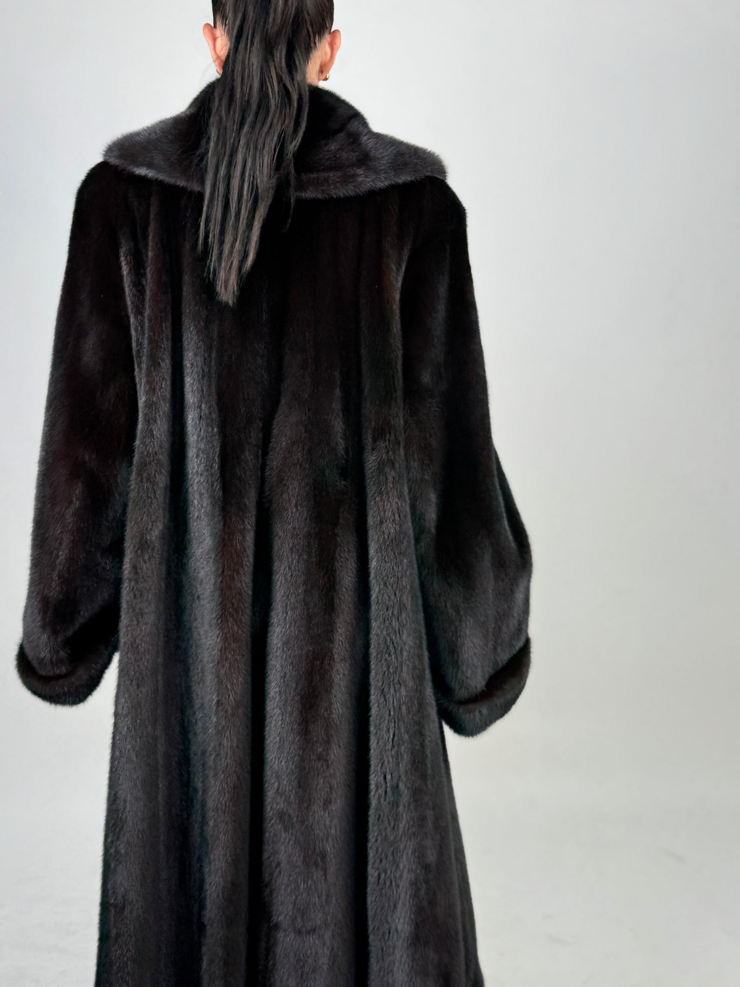 Cappotto in visone N682