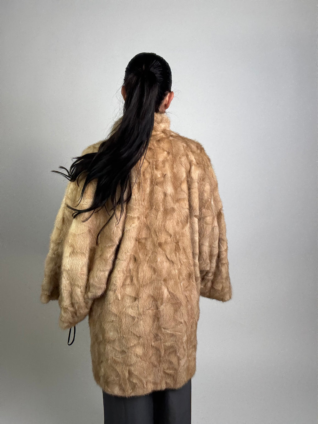 Cappotto in visone N353