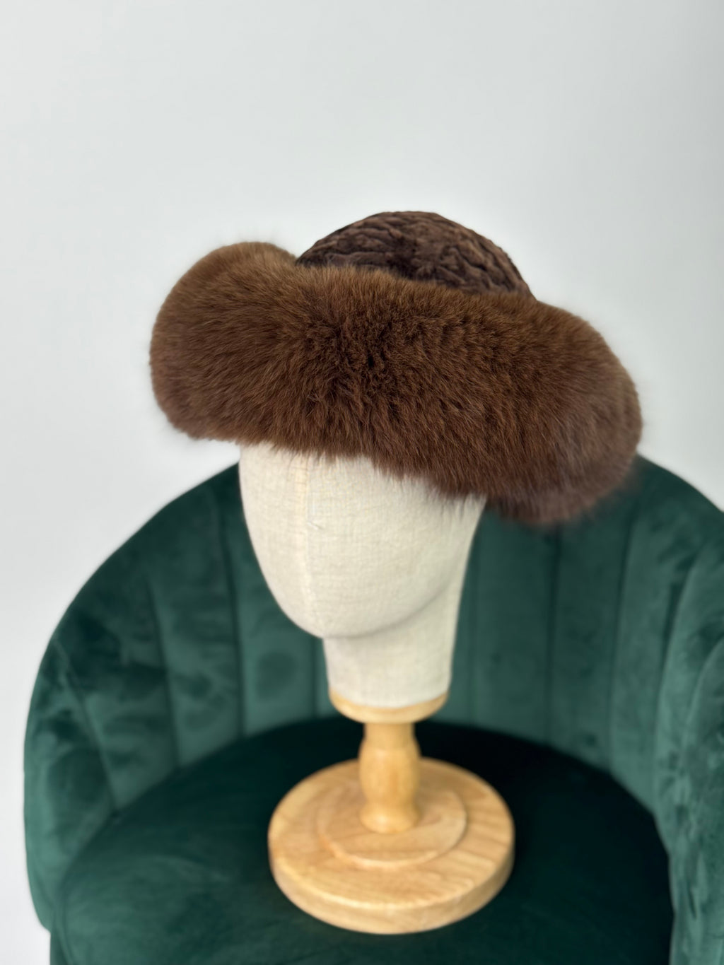 Cappello in volpe e astrakan N86