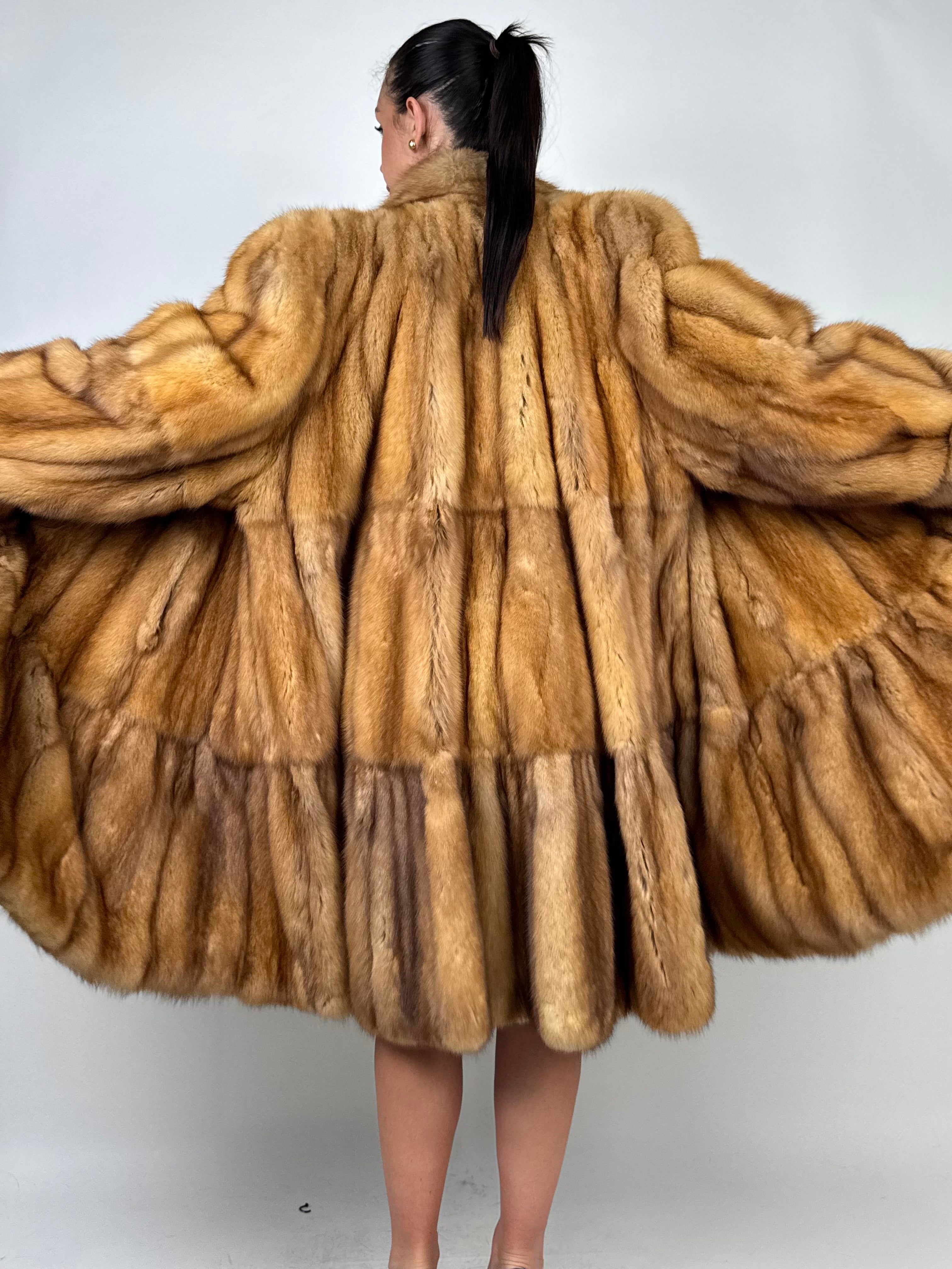 Cappotto in zibellino oro N758