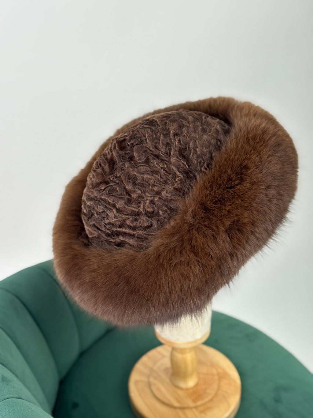 Cappello in volpe e astrakan N86