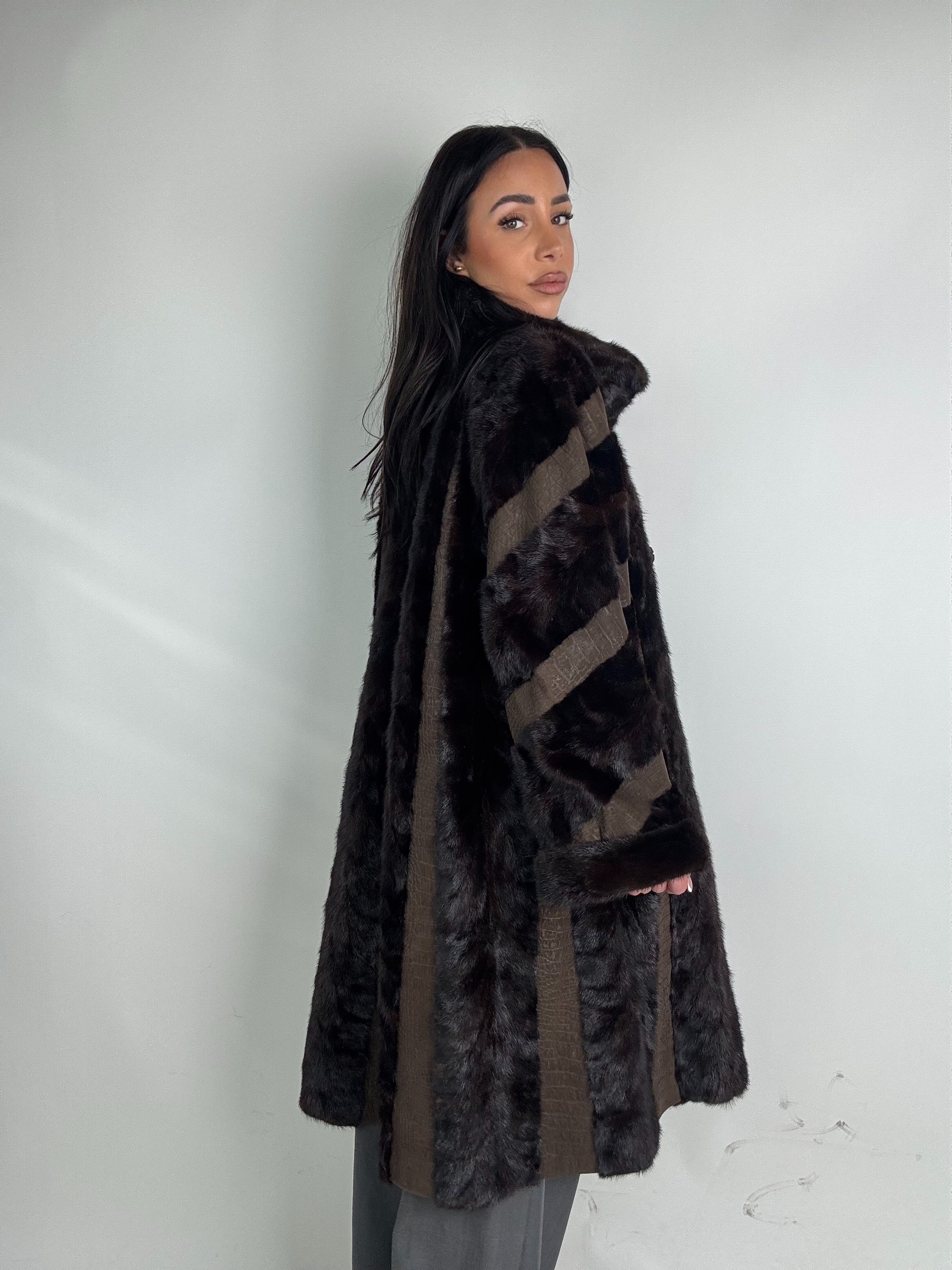Cappotto in visone N489