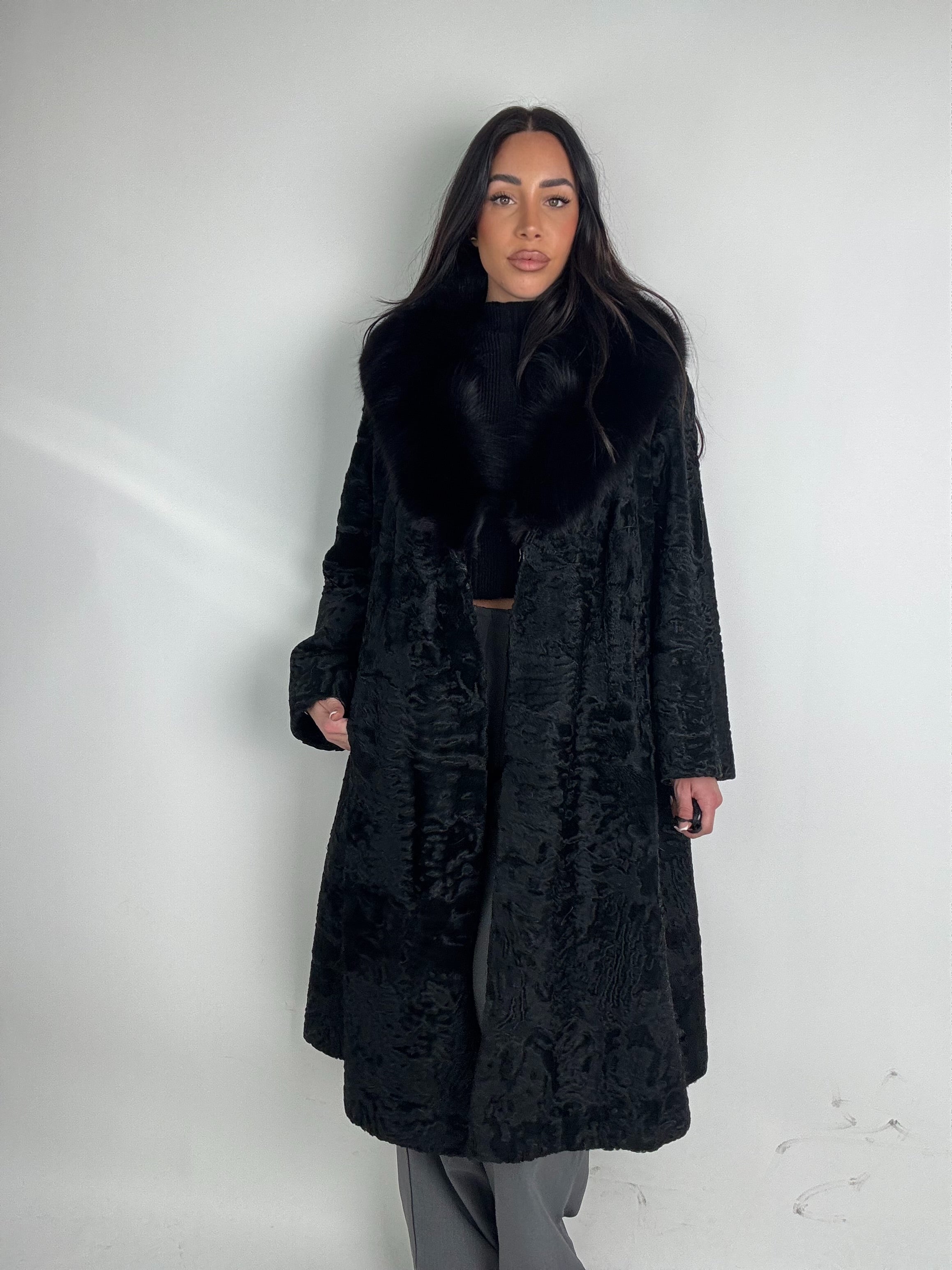 Cappotto in astrakan e volpe N51