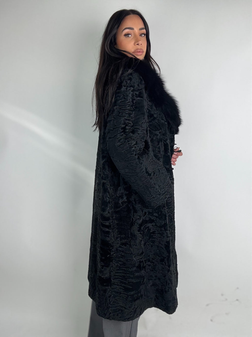 Cappotto in astrakan e volpe N51