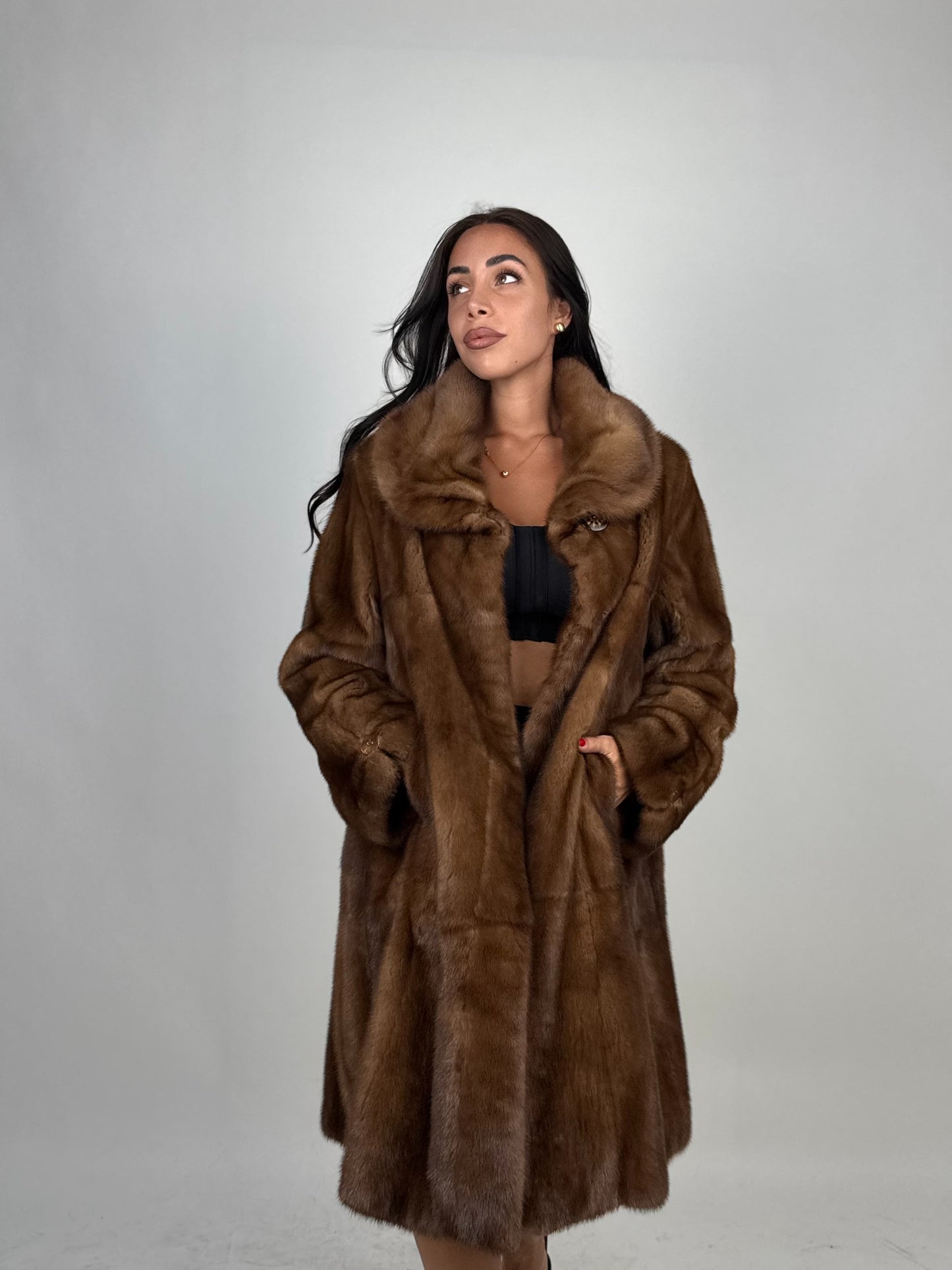 Cappotto in visone N683
