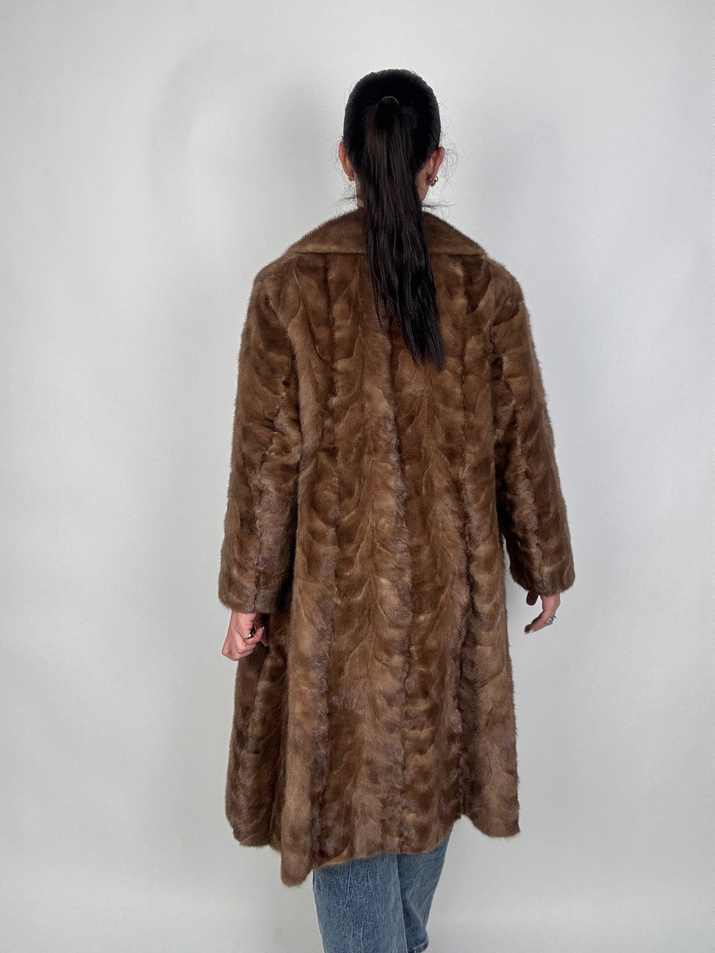 Cappotto in visone N659
