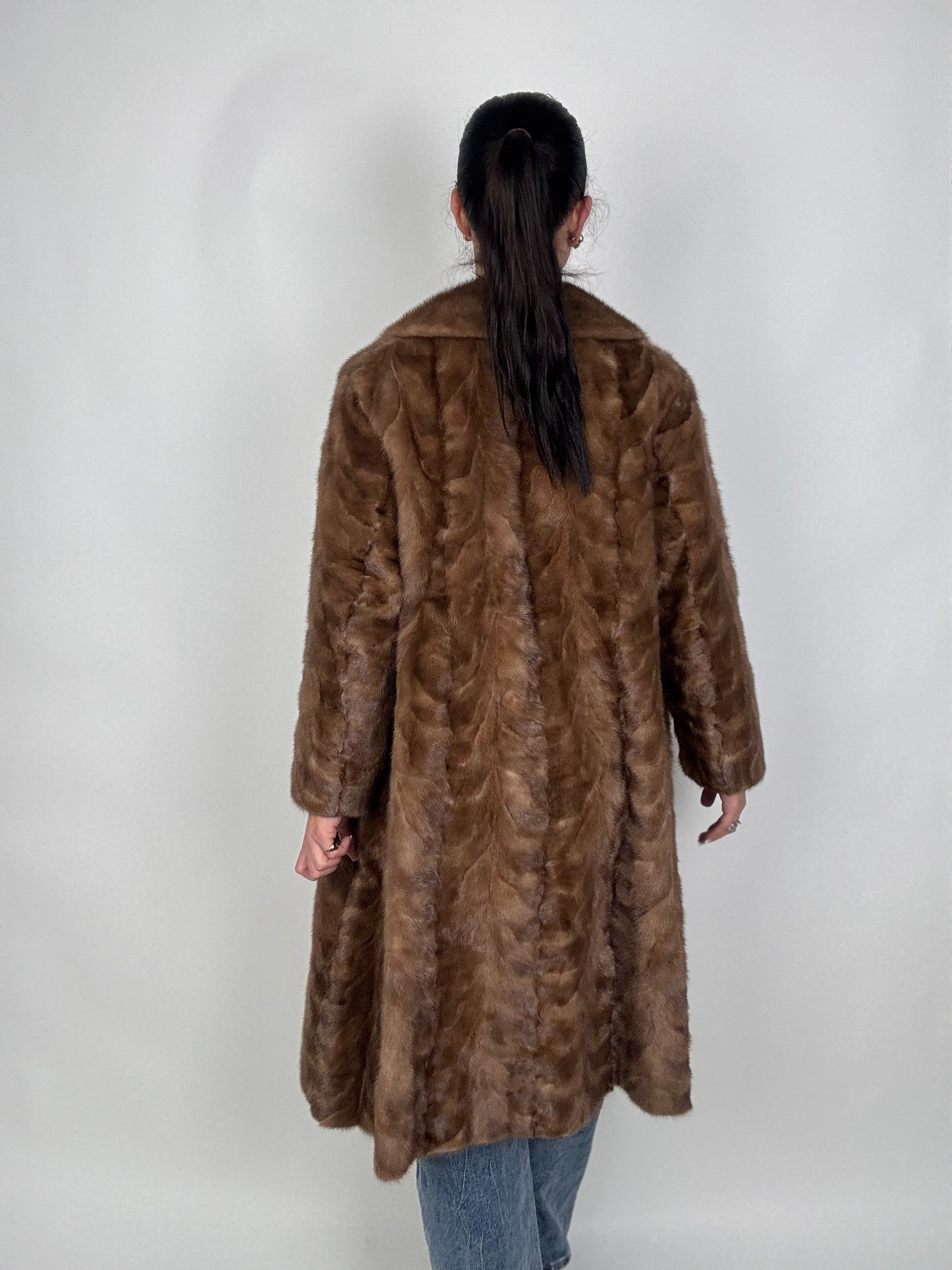 Cappotto in visone N659