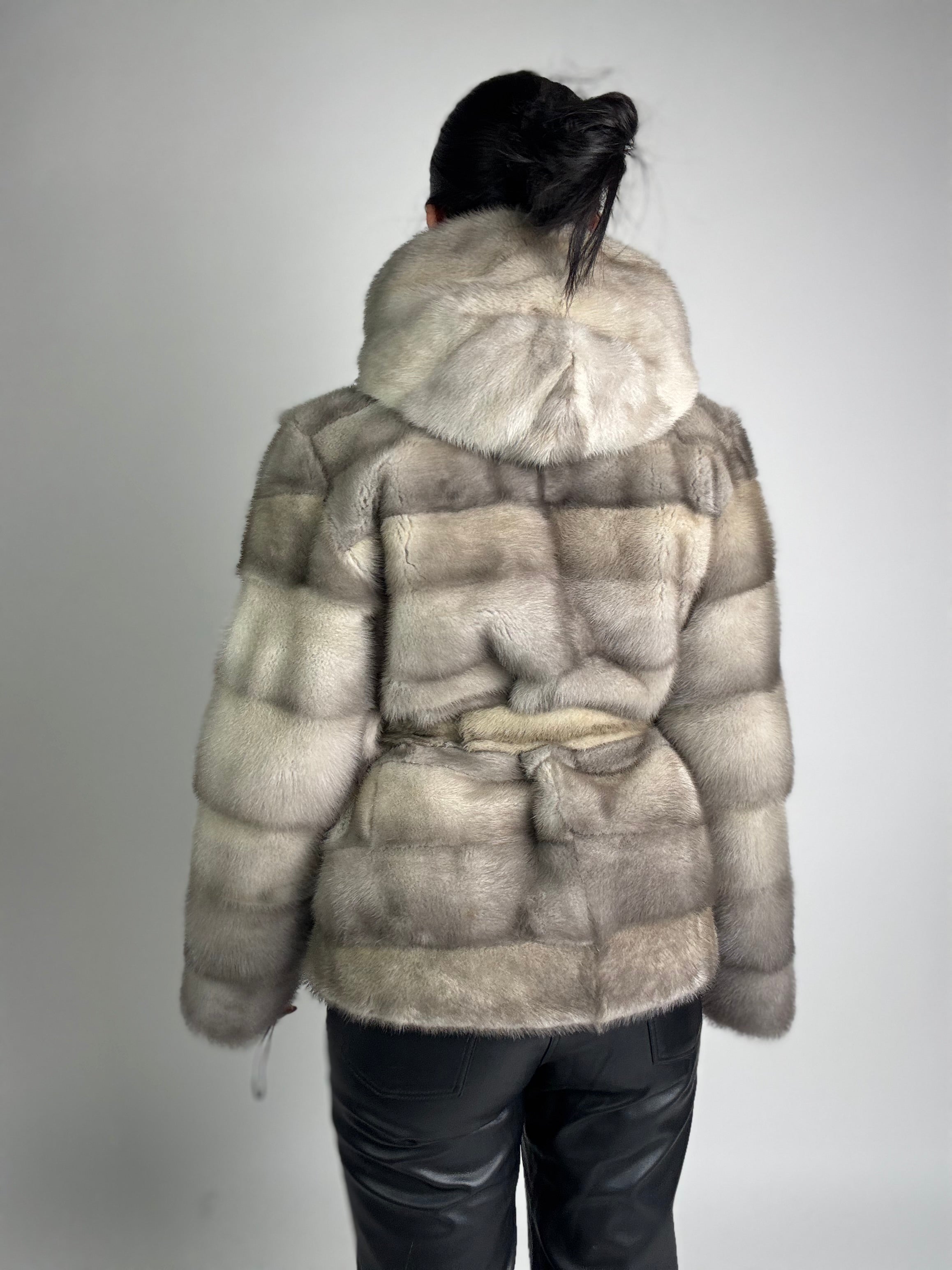 Giacca in visone cintura e cappuccio N111