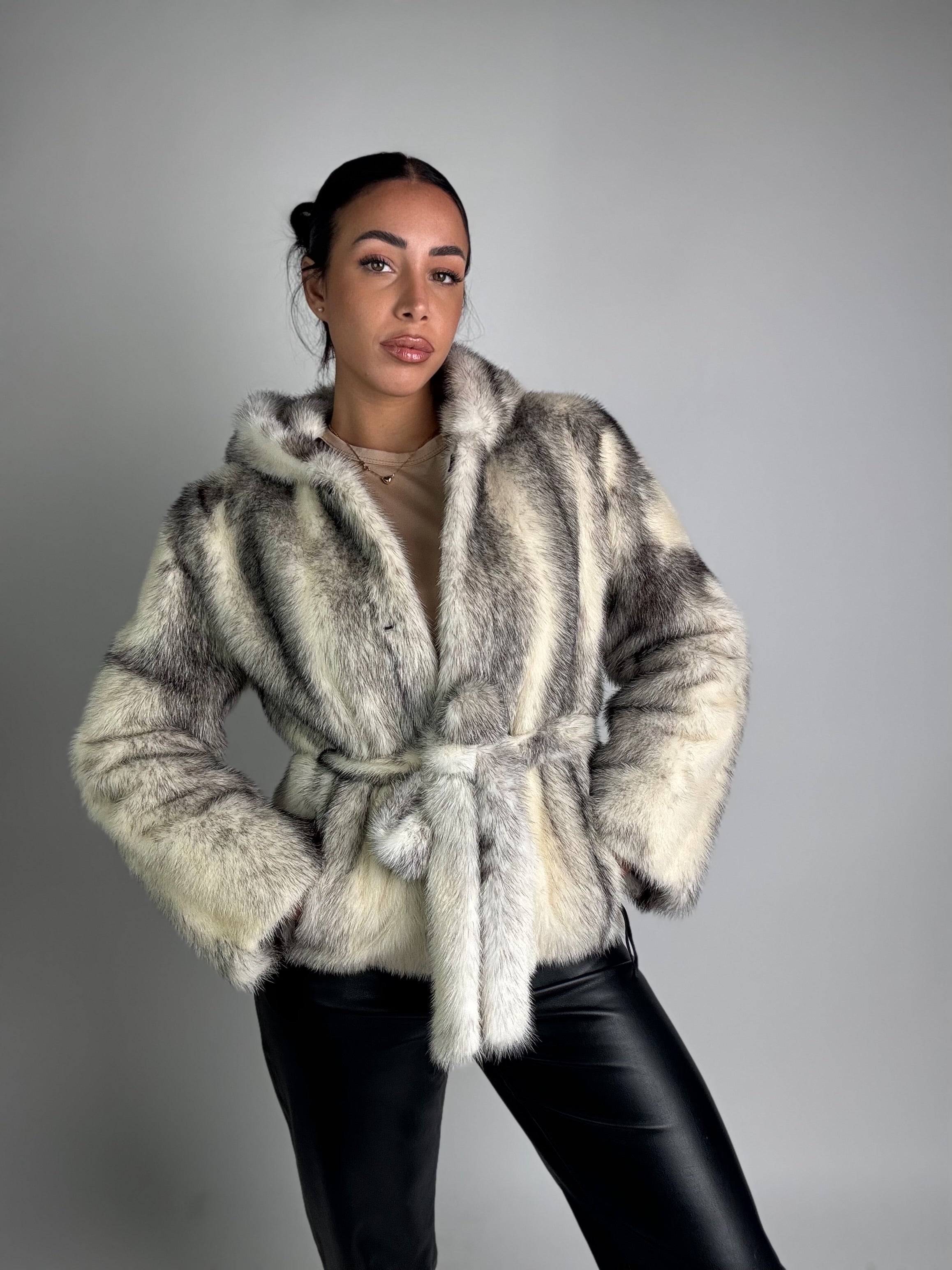 Giacca in visone cintura e cappuccio N109