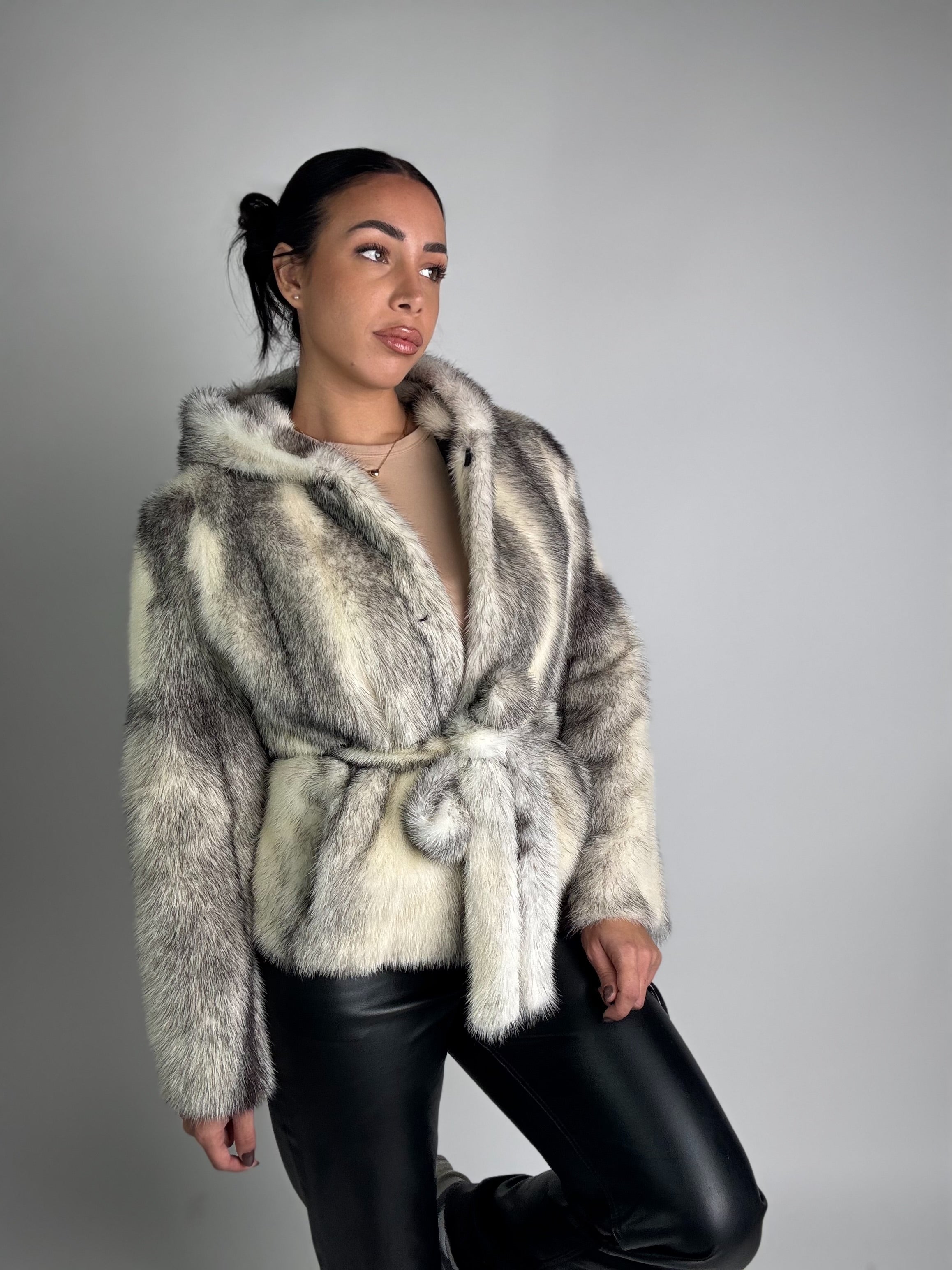 Giacca in visone cintura e cappuccio N109