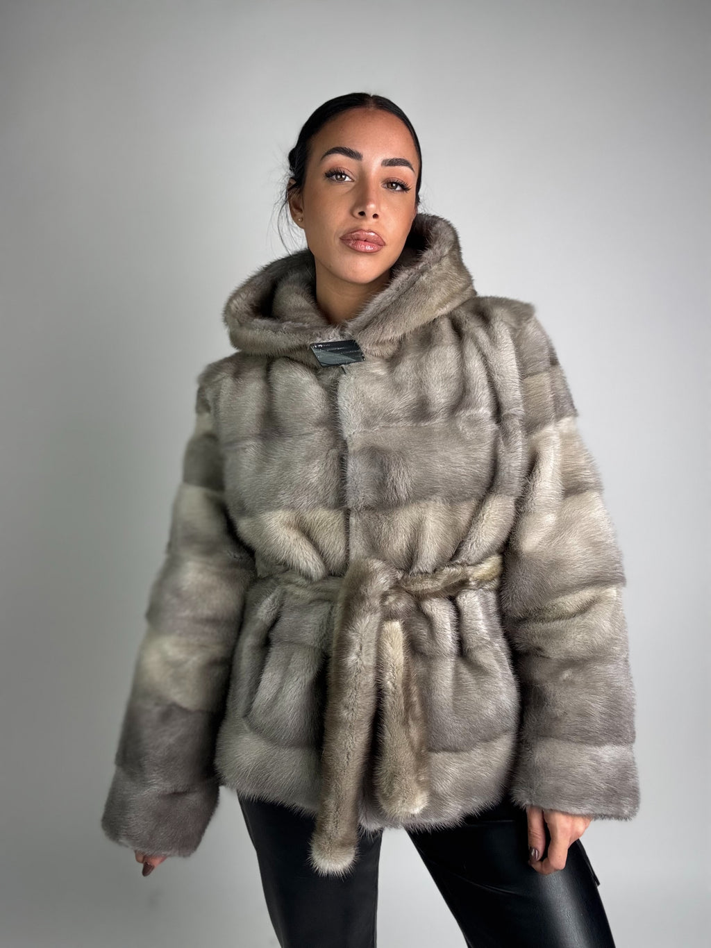 Giacca in visone cintura e cappuccio N111