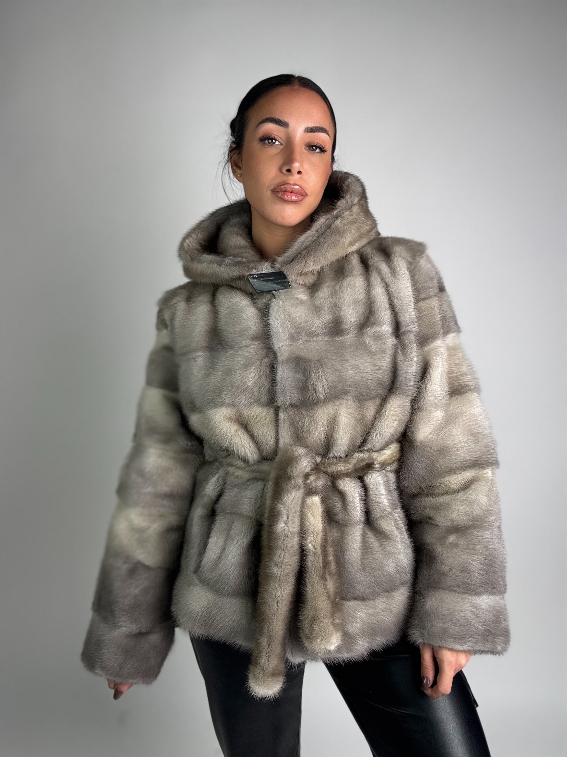 Giacca in visone cintura e cappuccio N111