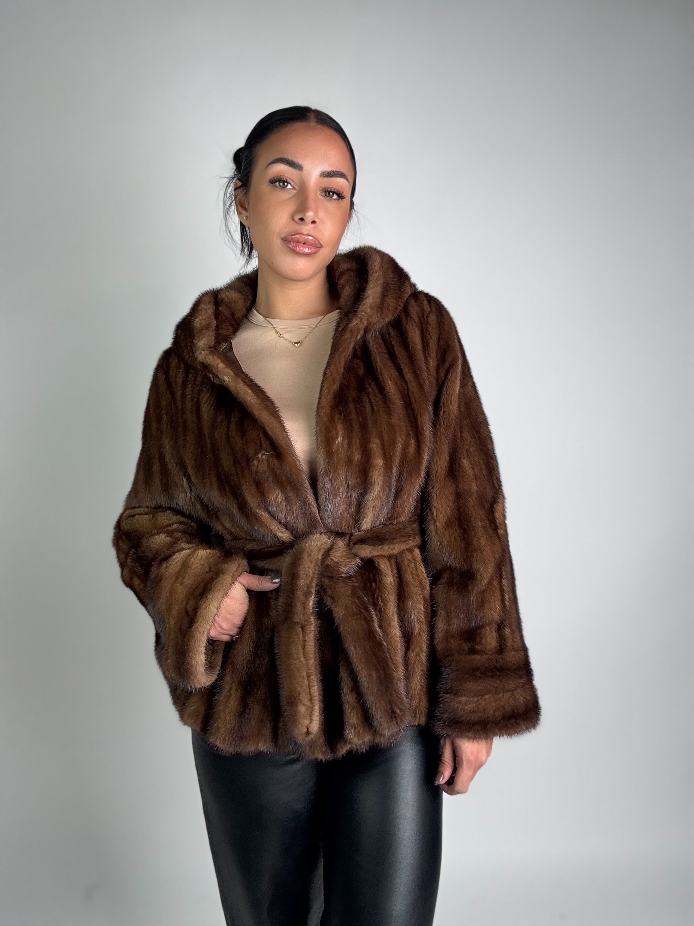 Giacca in visone cintura e cappuccio N112