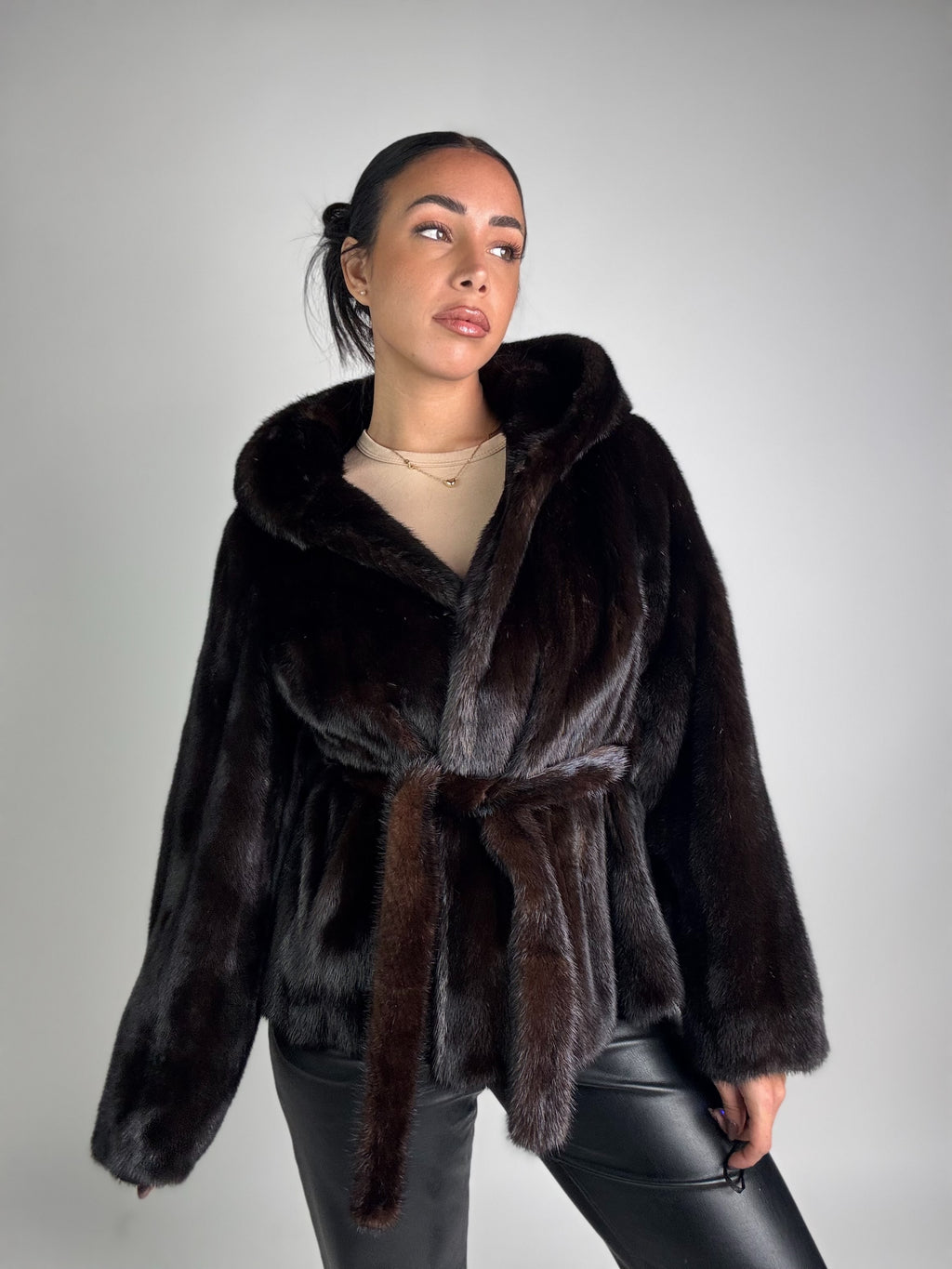 Giacca in visone cintura e cappuccio N113