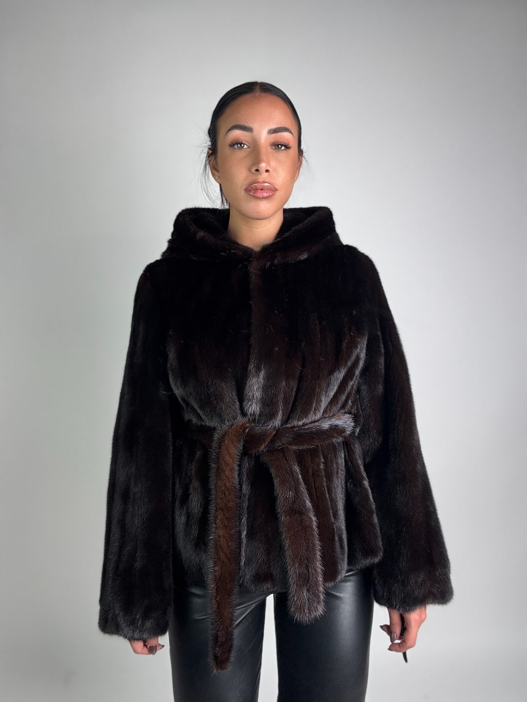 Giacca in visone cintura e cappuccio N113
