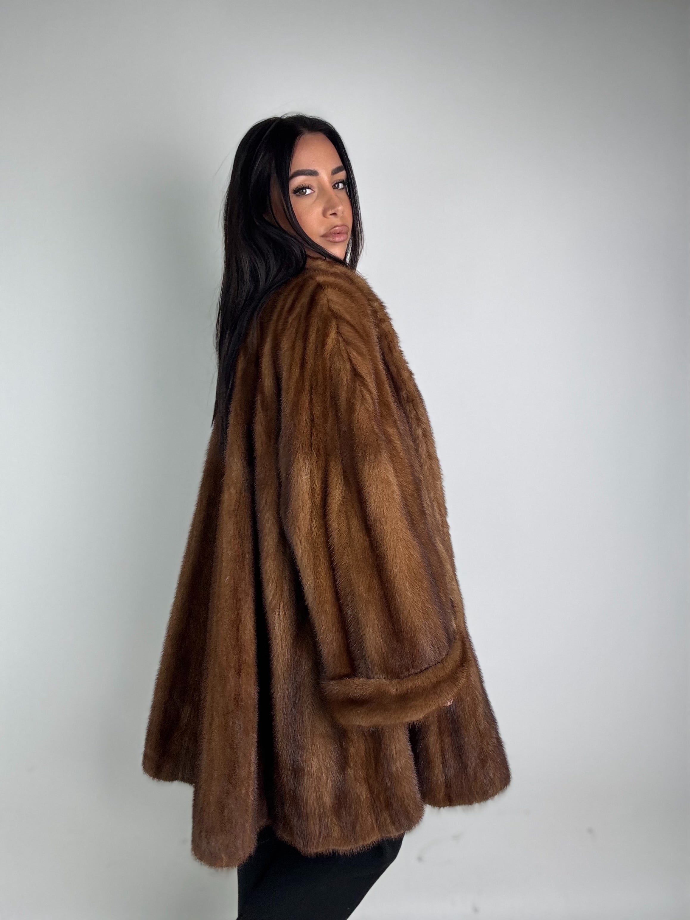 Cappotto in visone N491