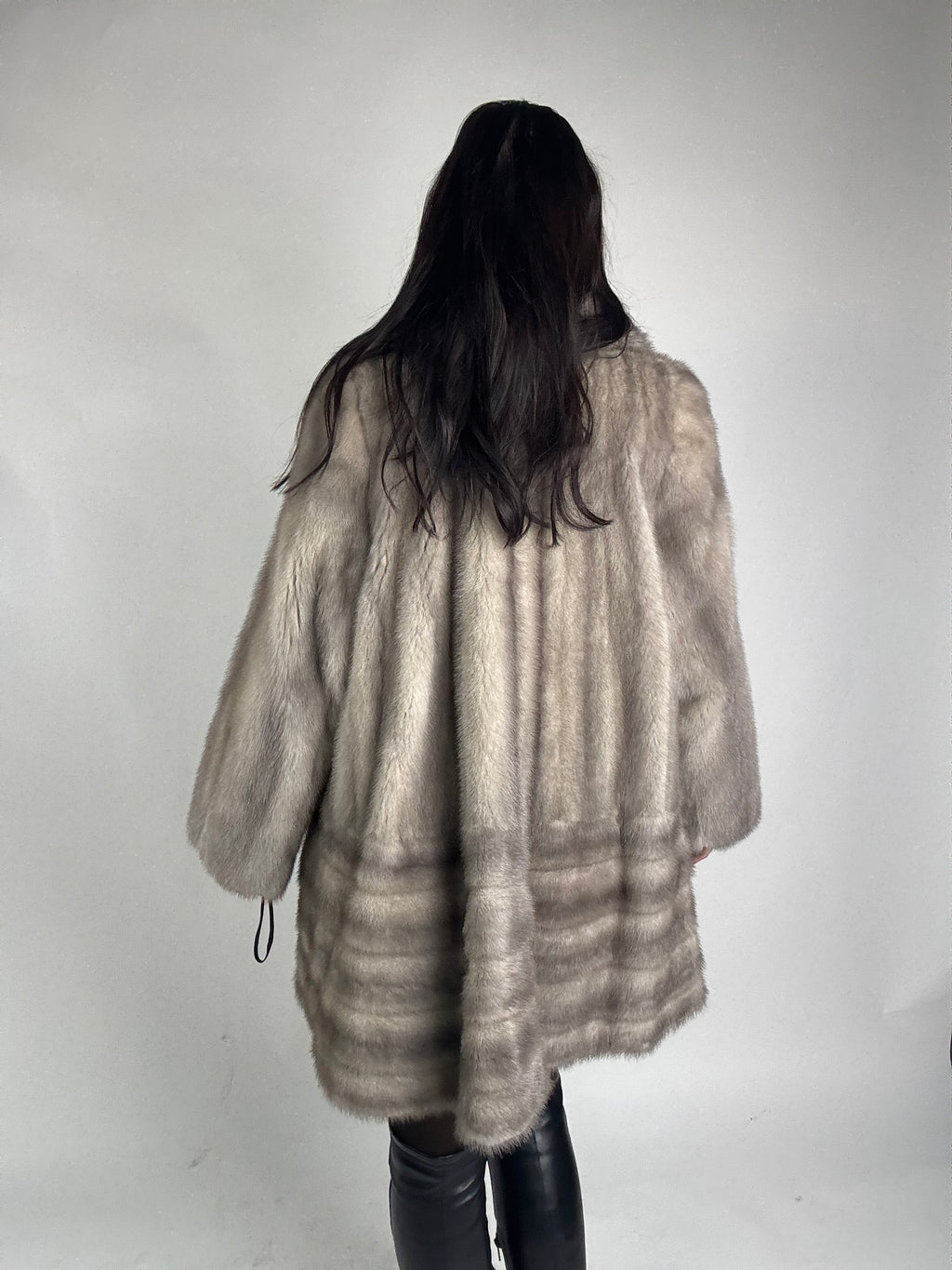 Cappotto in visone N429