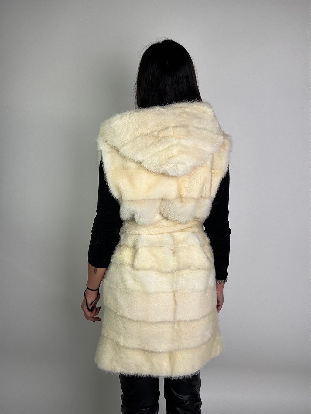 Smanicato in visone cintura e cappuccio N116