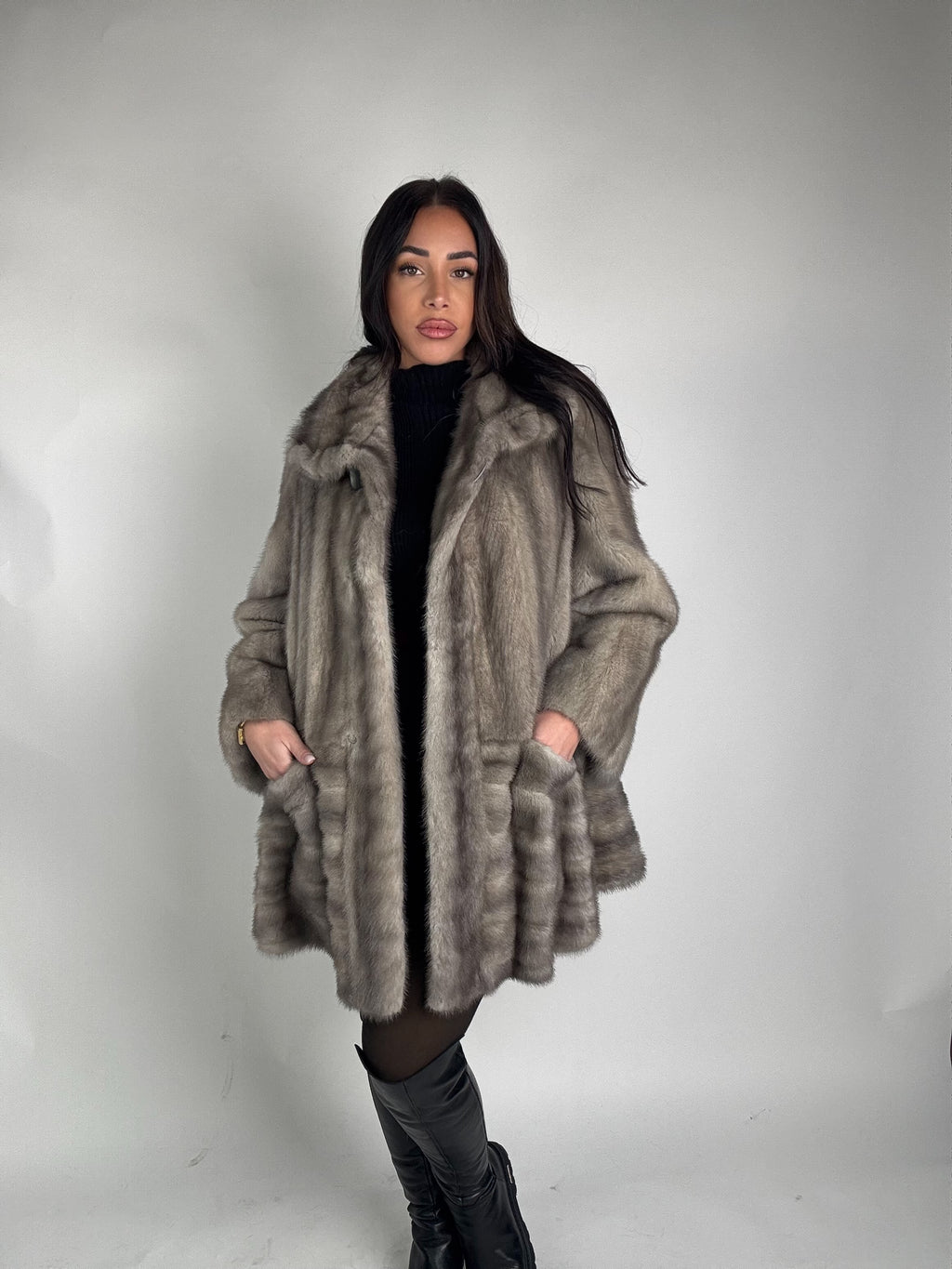 Cappotto in visone N429