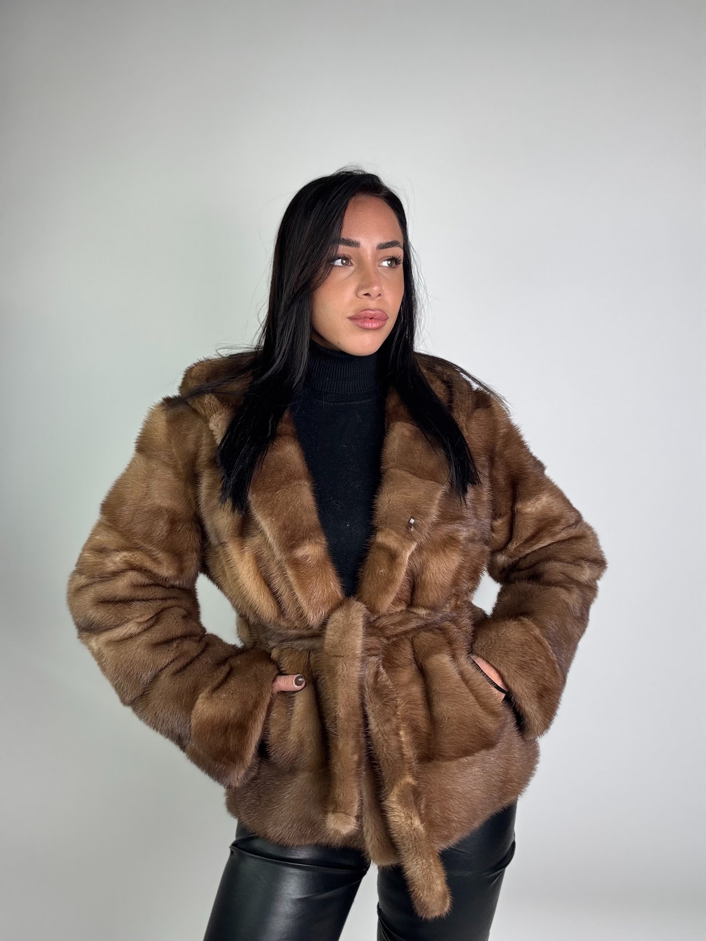 Giacca in visone cintura e cappuccio N114