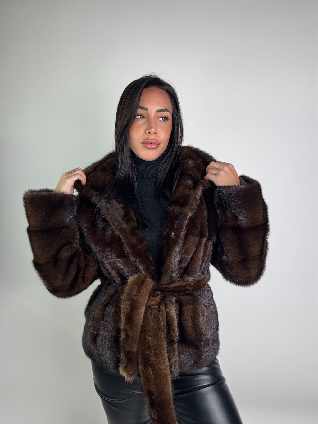 Giacca in visone cintura e cappuccio N115