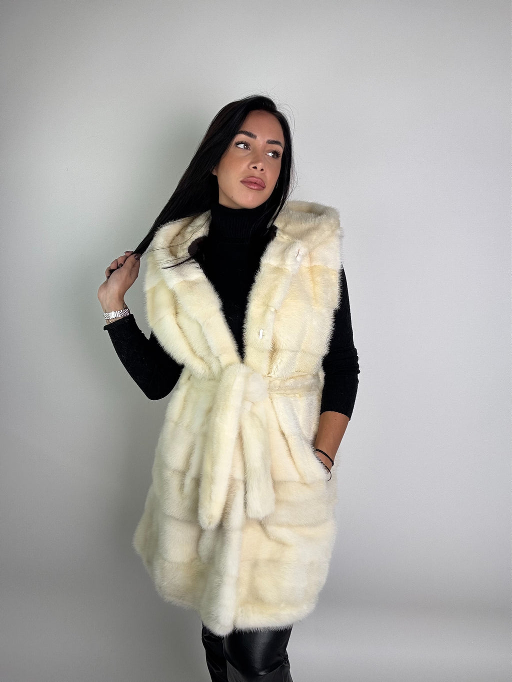 Smanicato in visone cintura e cappuccio N116