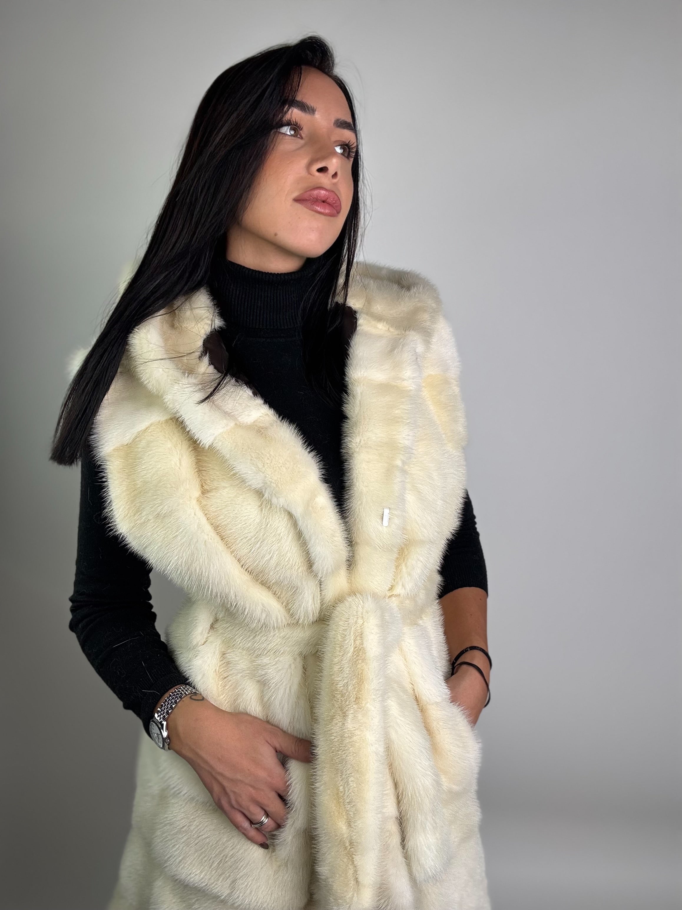 Smanicato in visone cintura e cappuccio N116