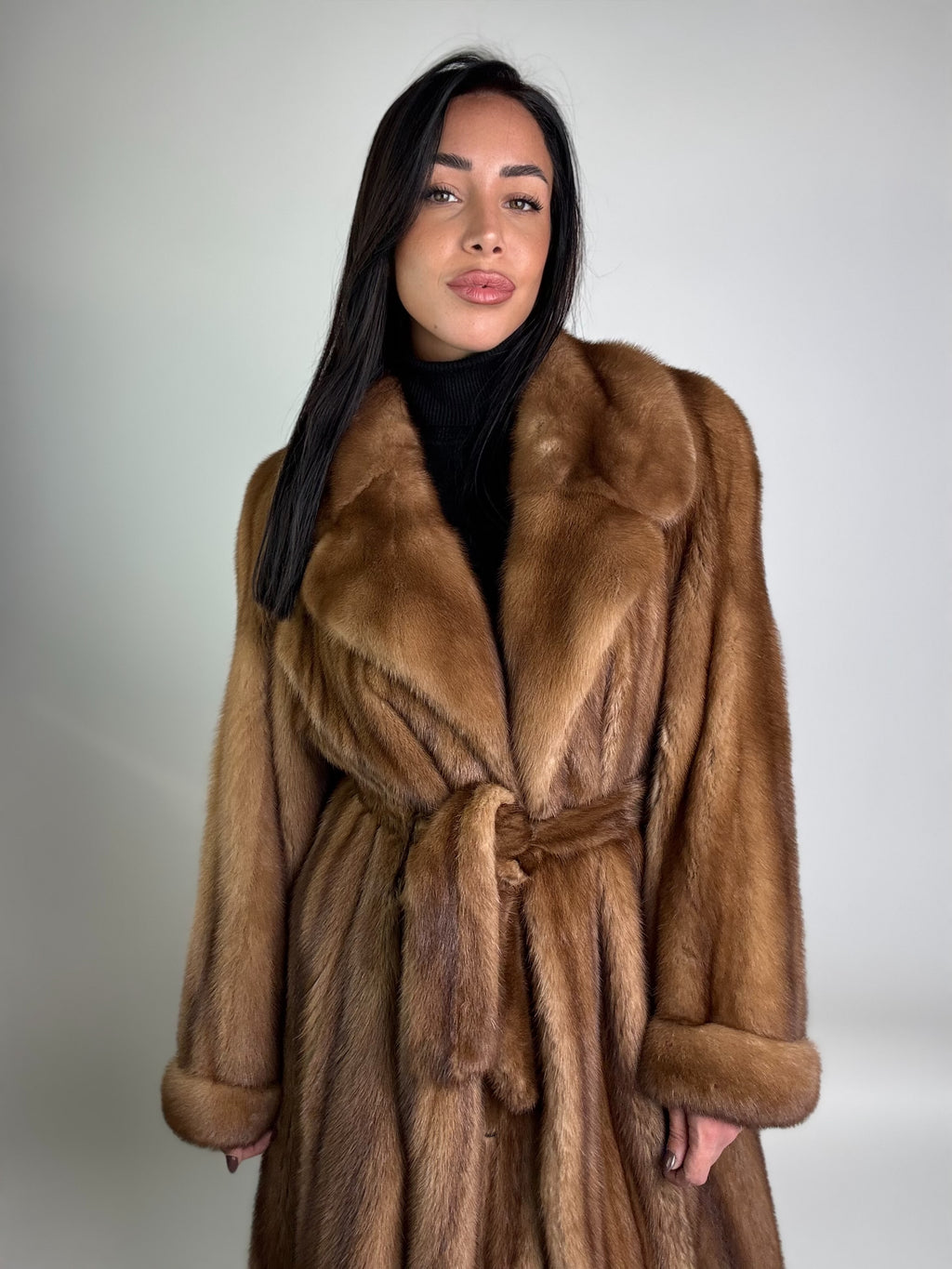 Cappotto in visone N379