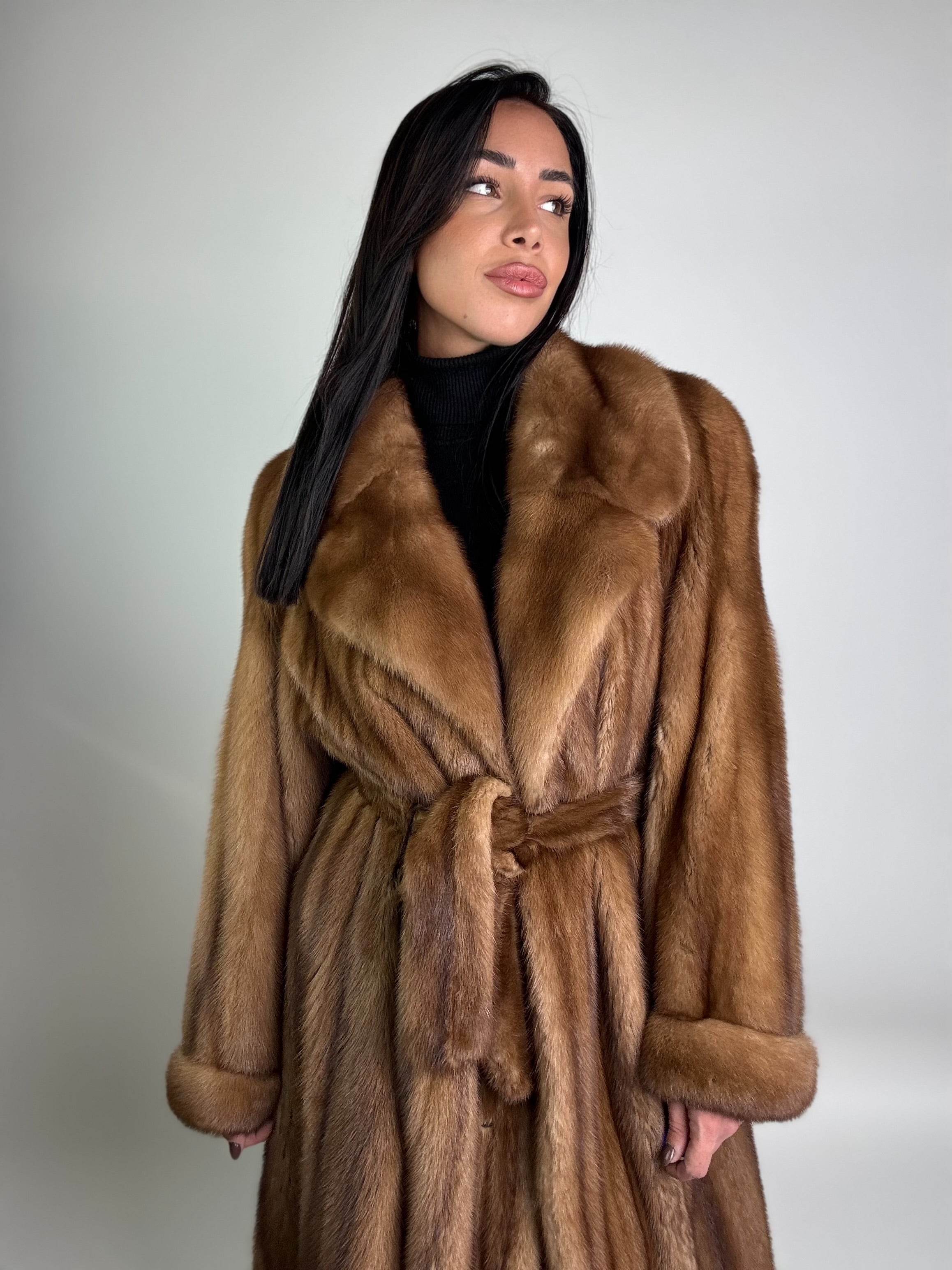 Cappotto in visone N379