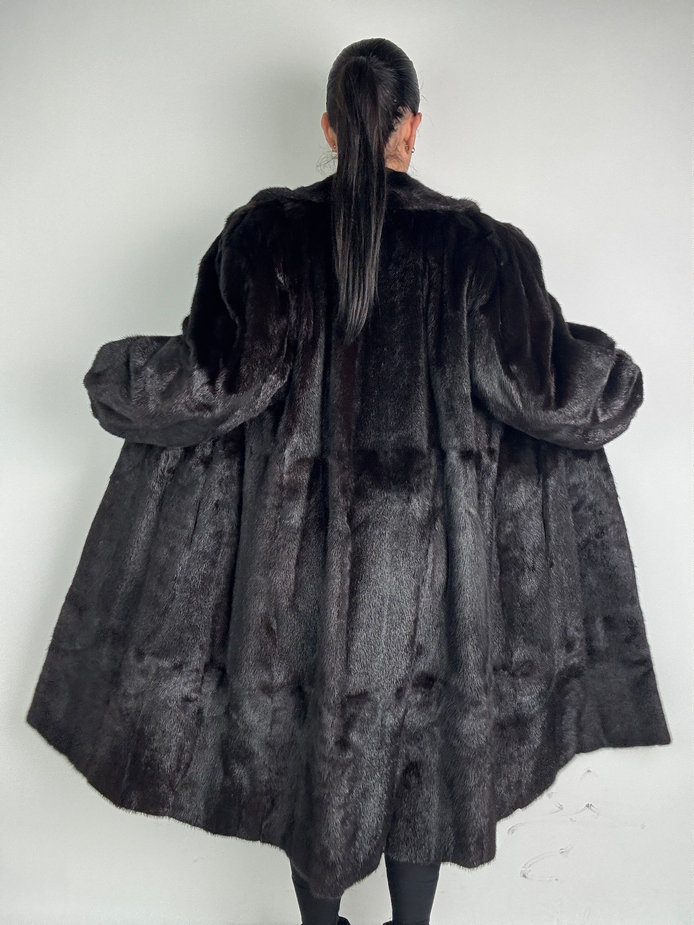 Cappotto in visone N495