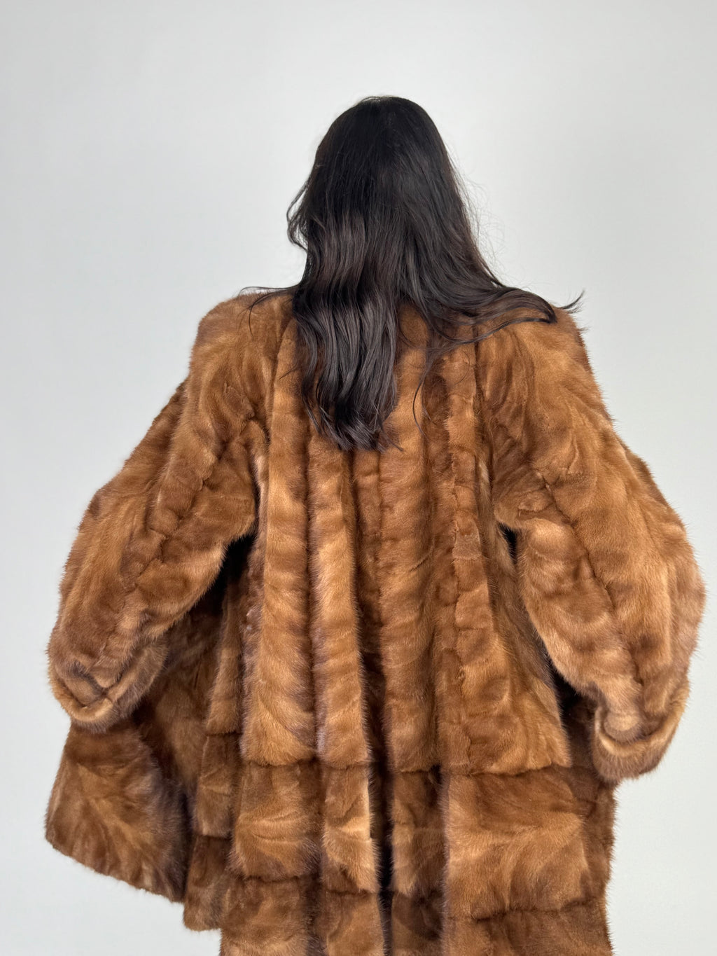 Cappotto in visone N661
