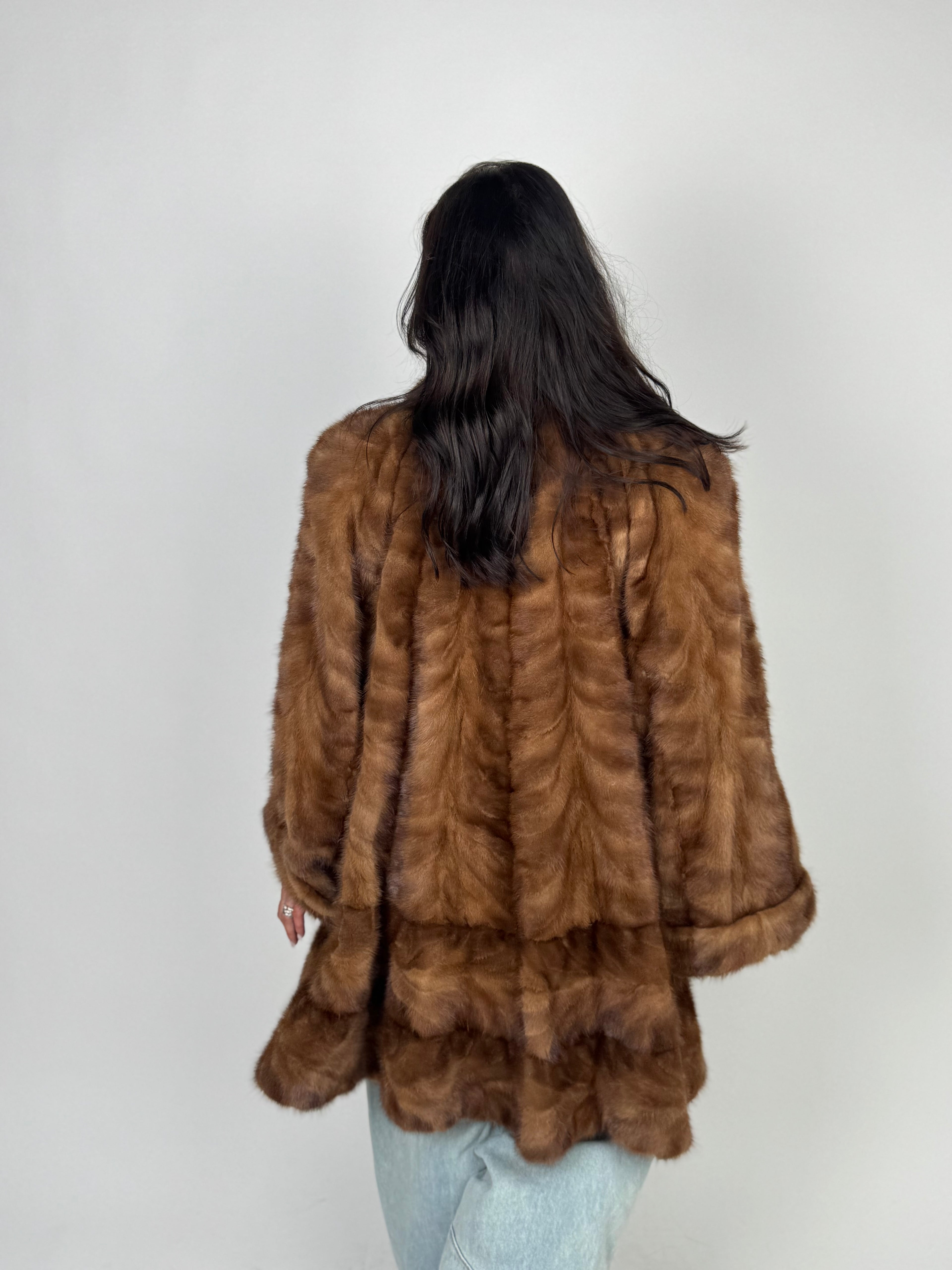 Cappotto in visone N661