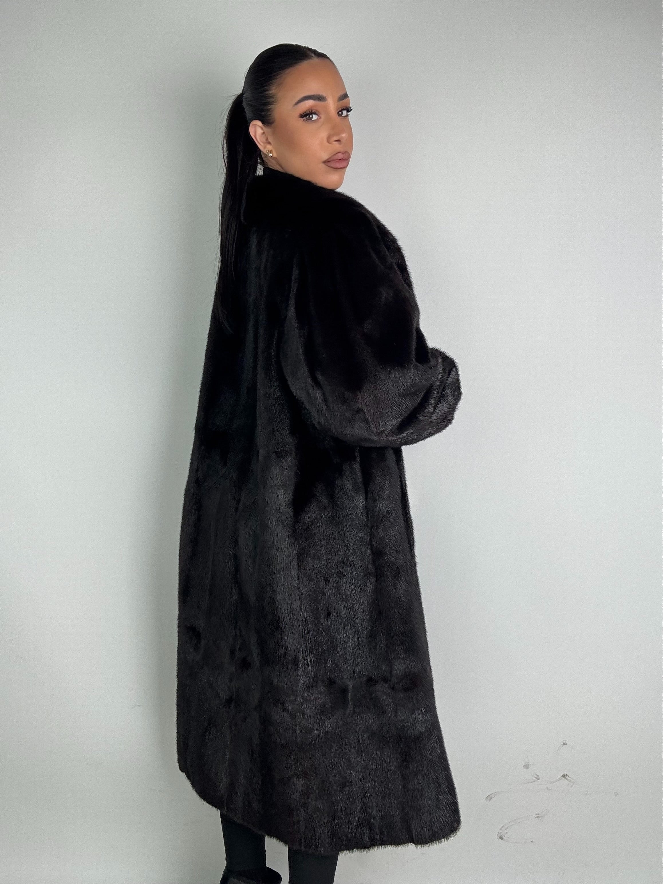 Cappotto in visone N495