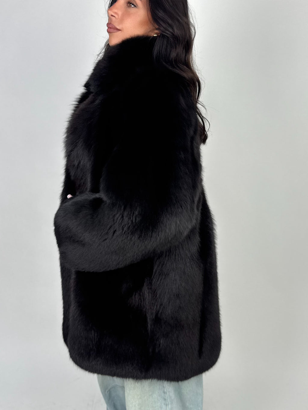 Giacca in volpe total black N692