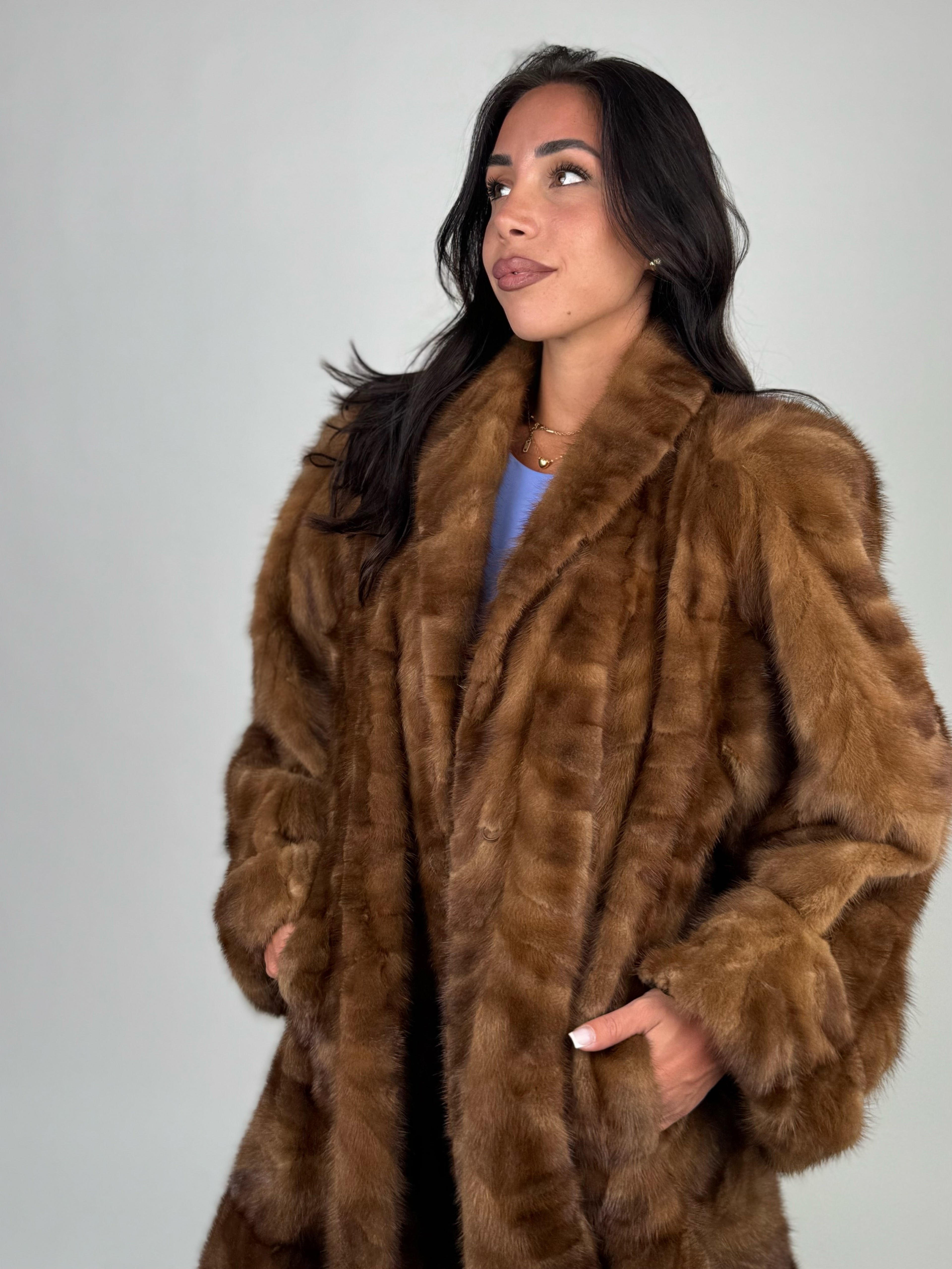 Cappotto in visone N661