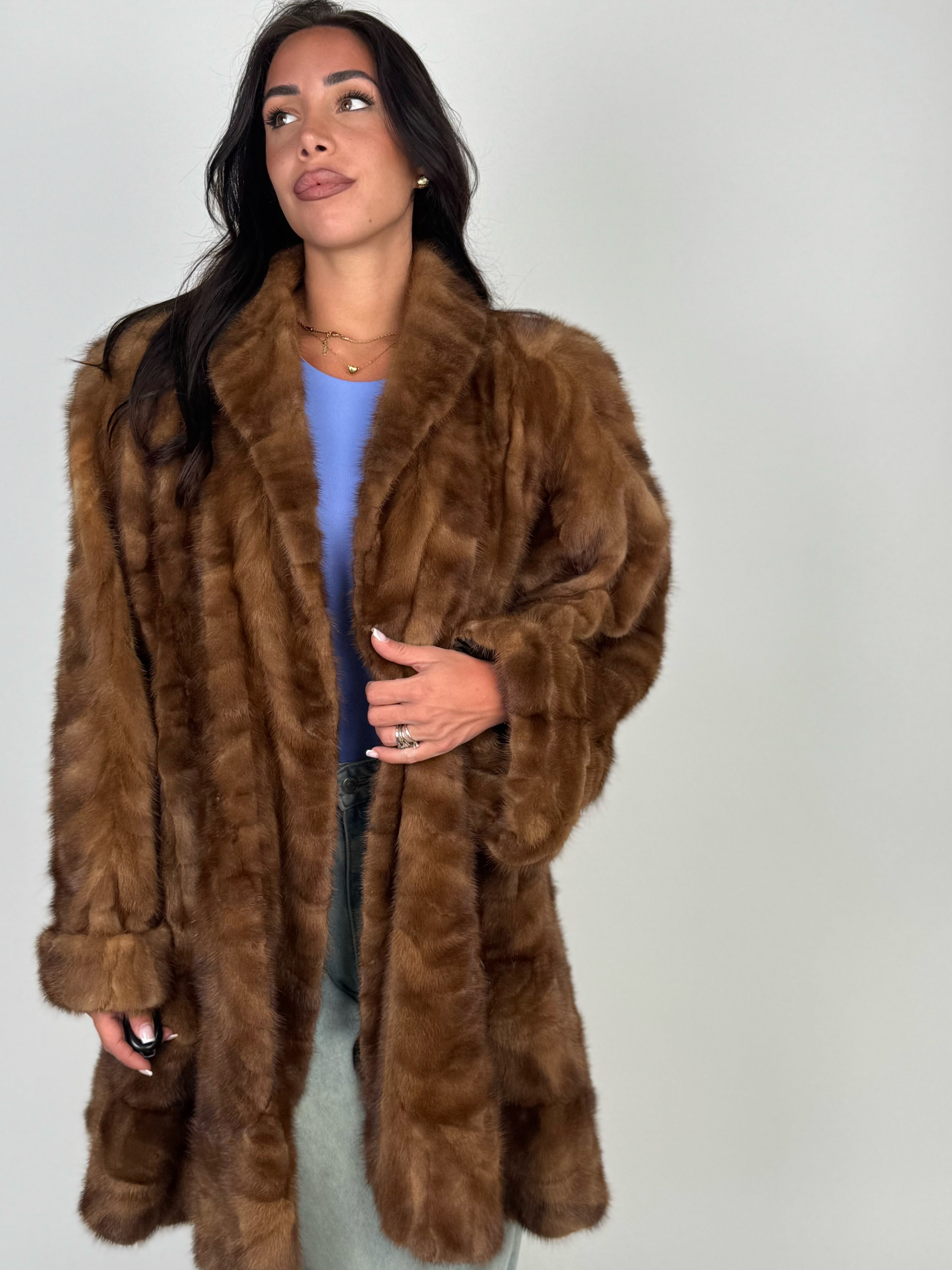 Cappotto in visone N661