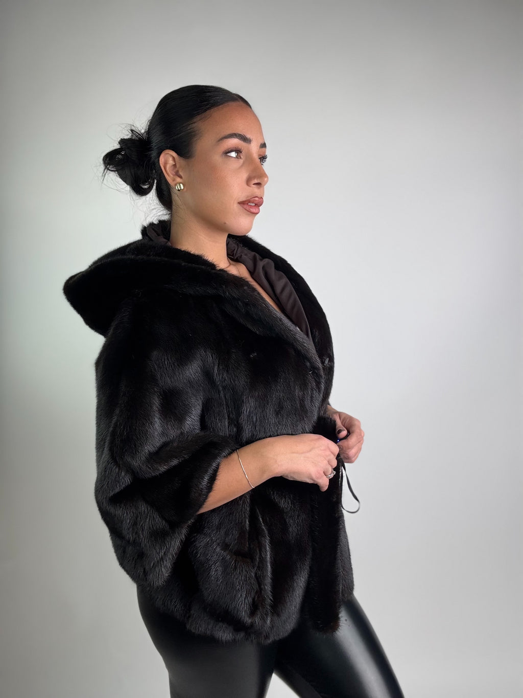 Mantella in visone cintura e cappuccio N117