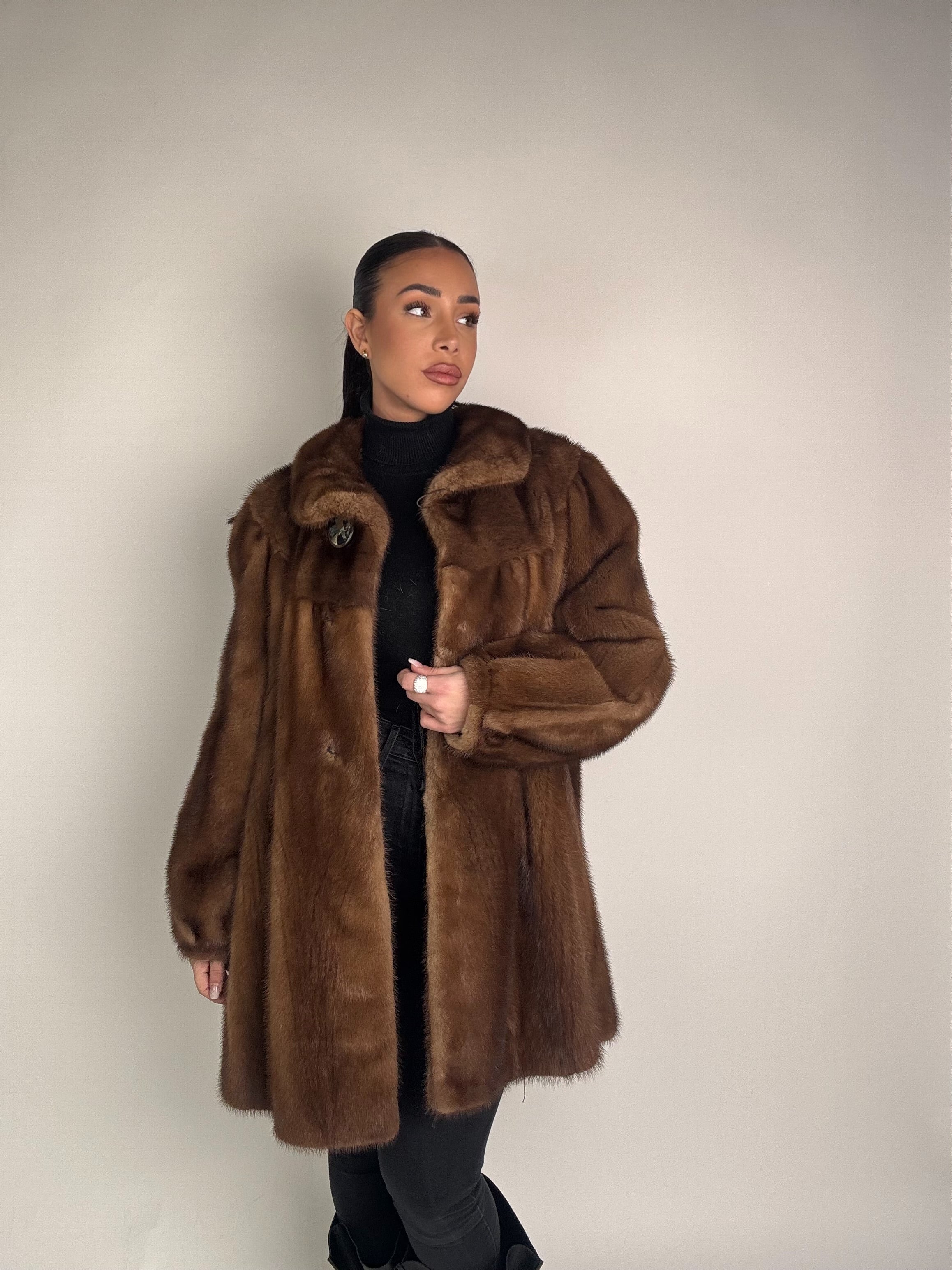 Cappotto in visone N431