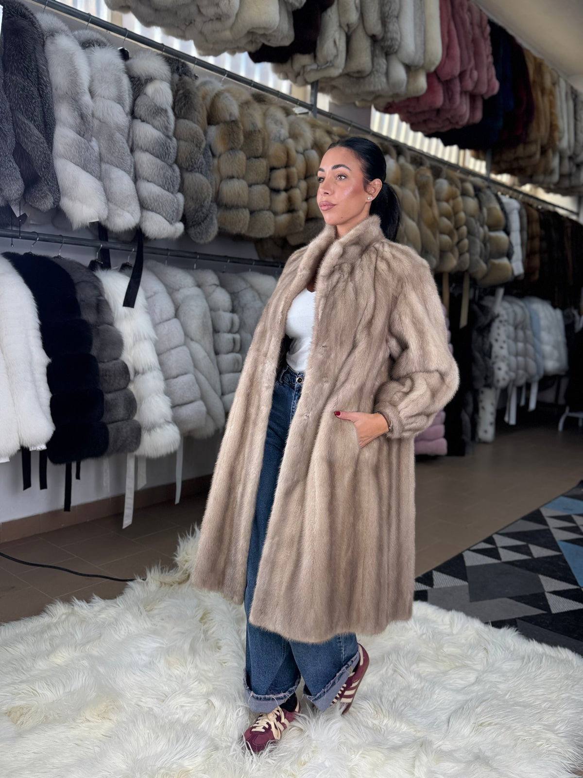 Cappotto in visone N741