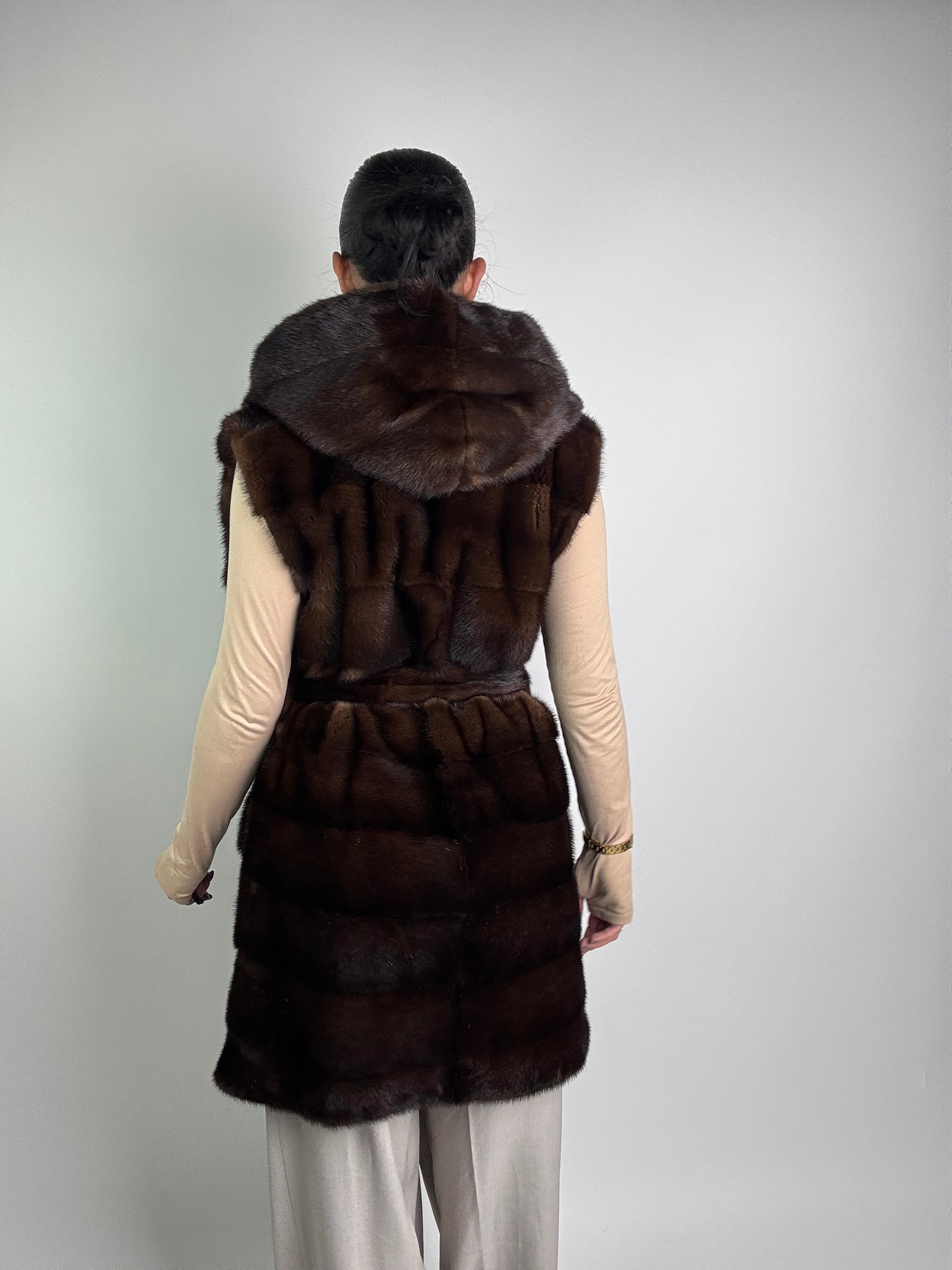 Smanicato in visone cintura e cappuccio N118