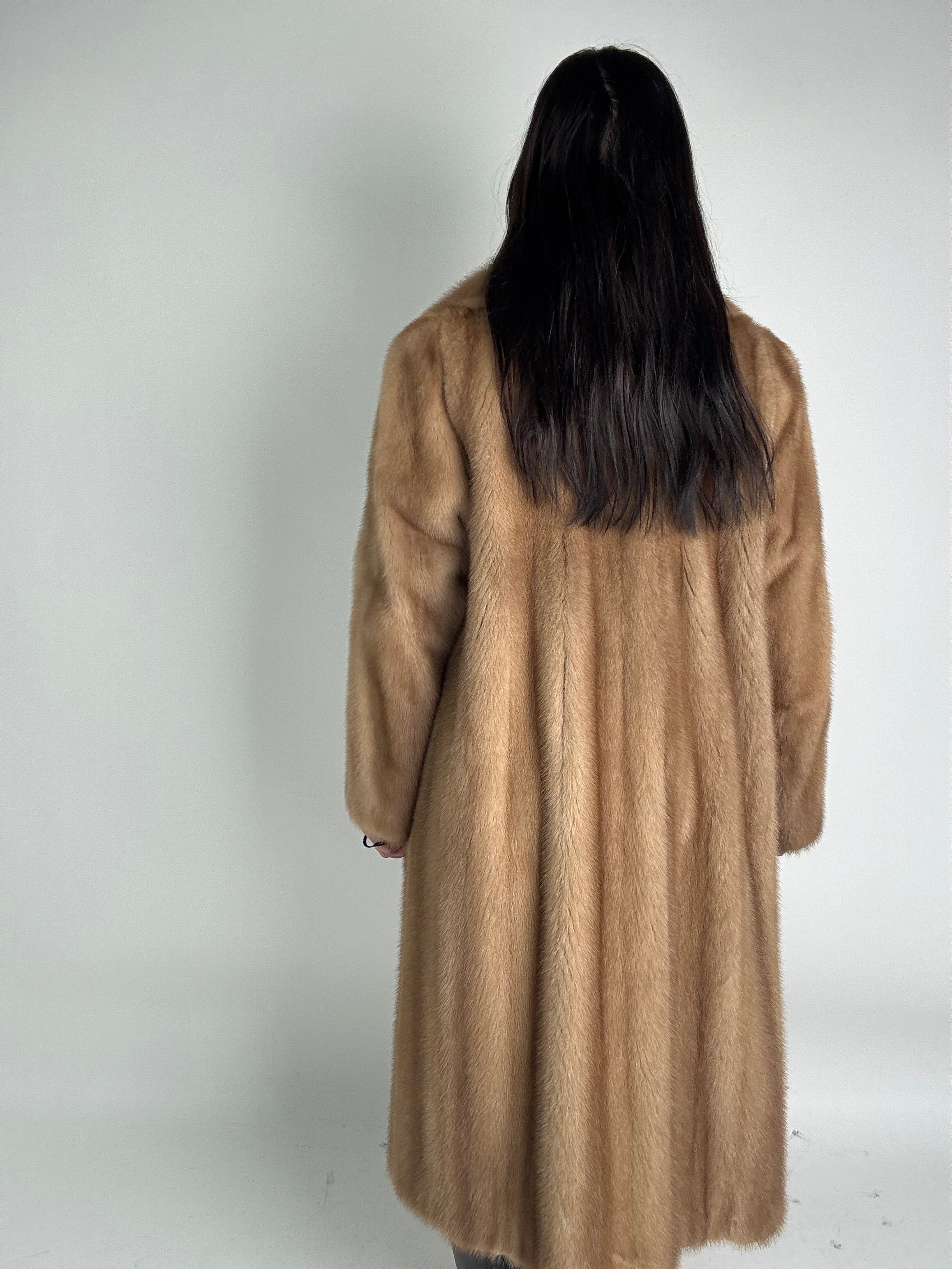 Cappotto in visone N501