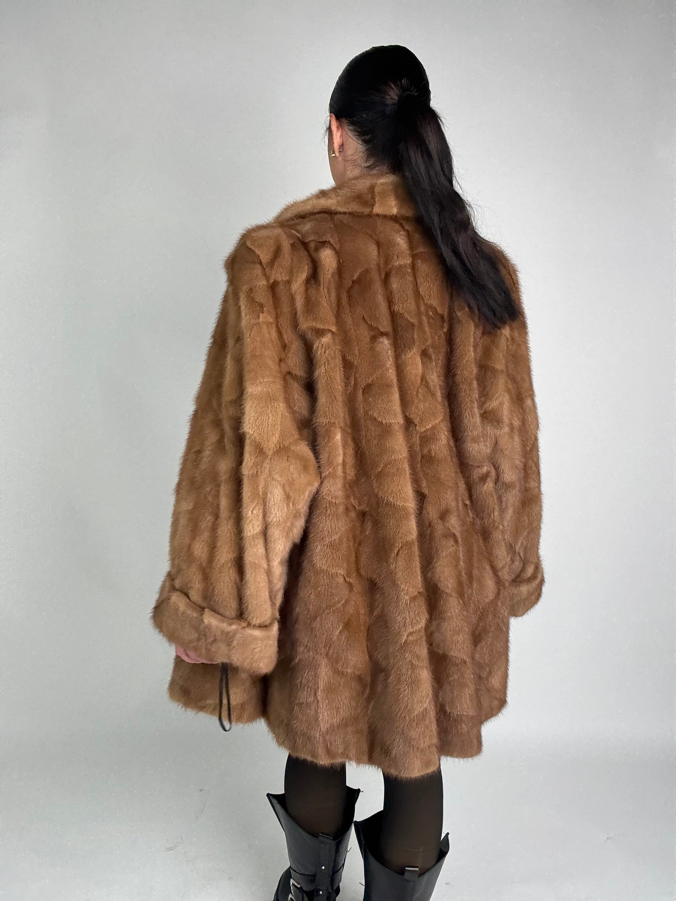 Cappotto in visone N432